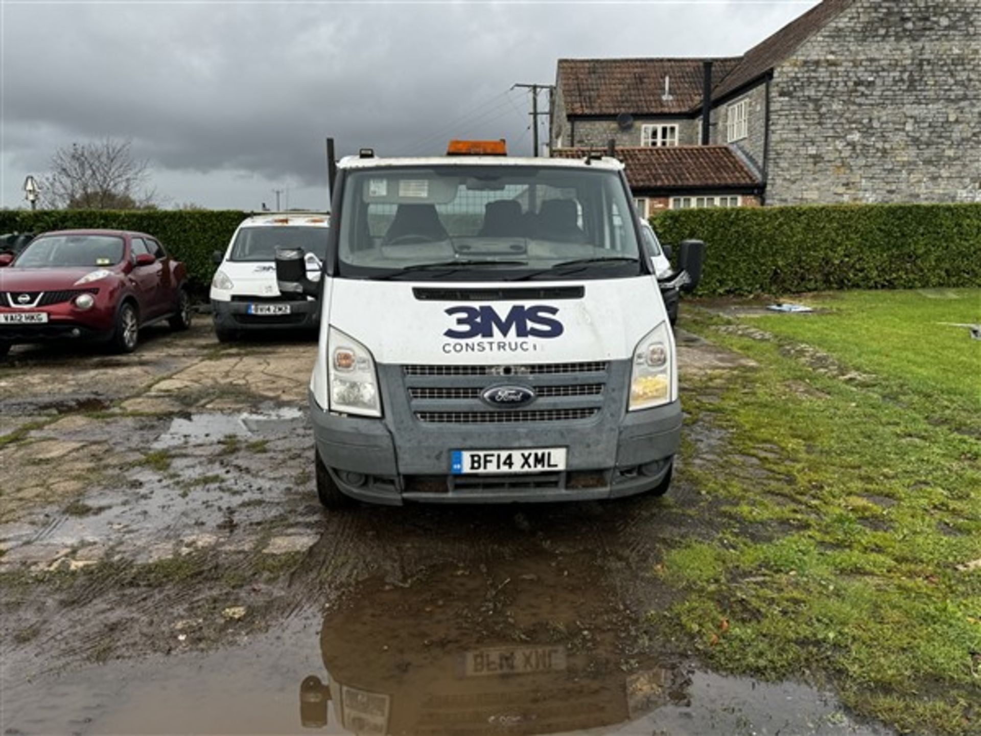 Ford Transit 100 T350 tipper, reg no. BF14 XML mileage 175,023, two keys, V5 - yes Damaged driver - Image 6 of 21