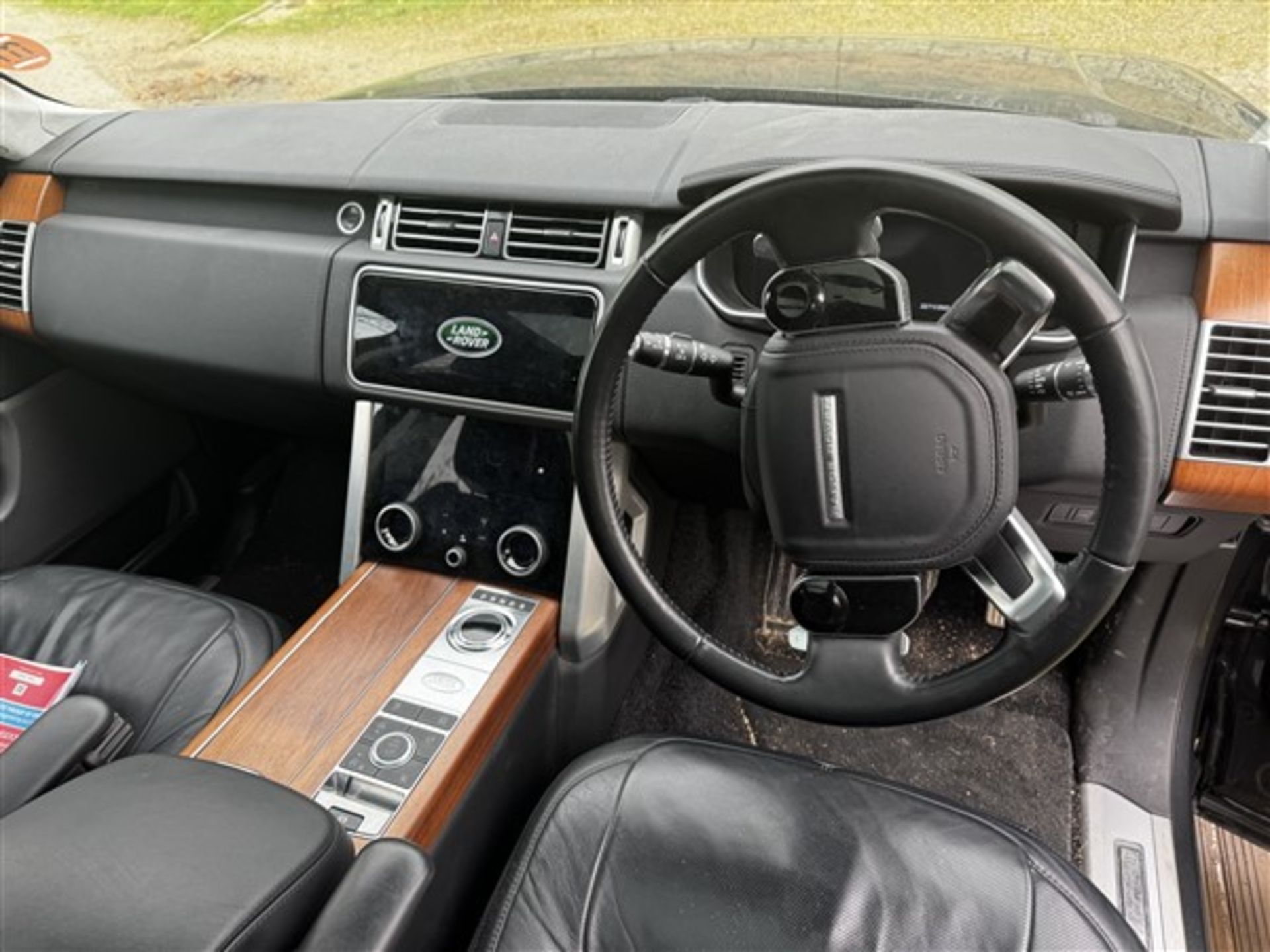 Range Rover 4.4 SDV8 Autobiography 4 door Auto 4WD station wagon, reg no. KM18 NVG, recorded mileage - Image 6 of 14