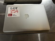 Mac Book Pro SN: C02NF02NG3QN With charger & cary case