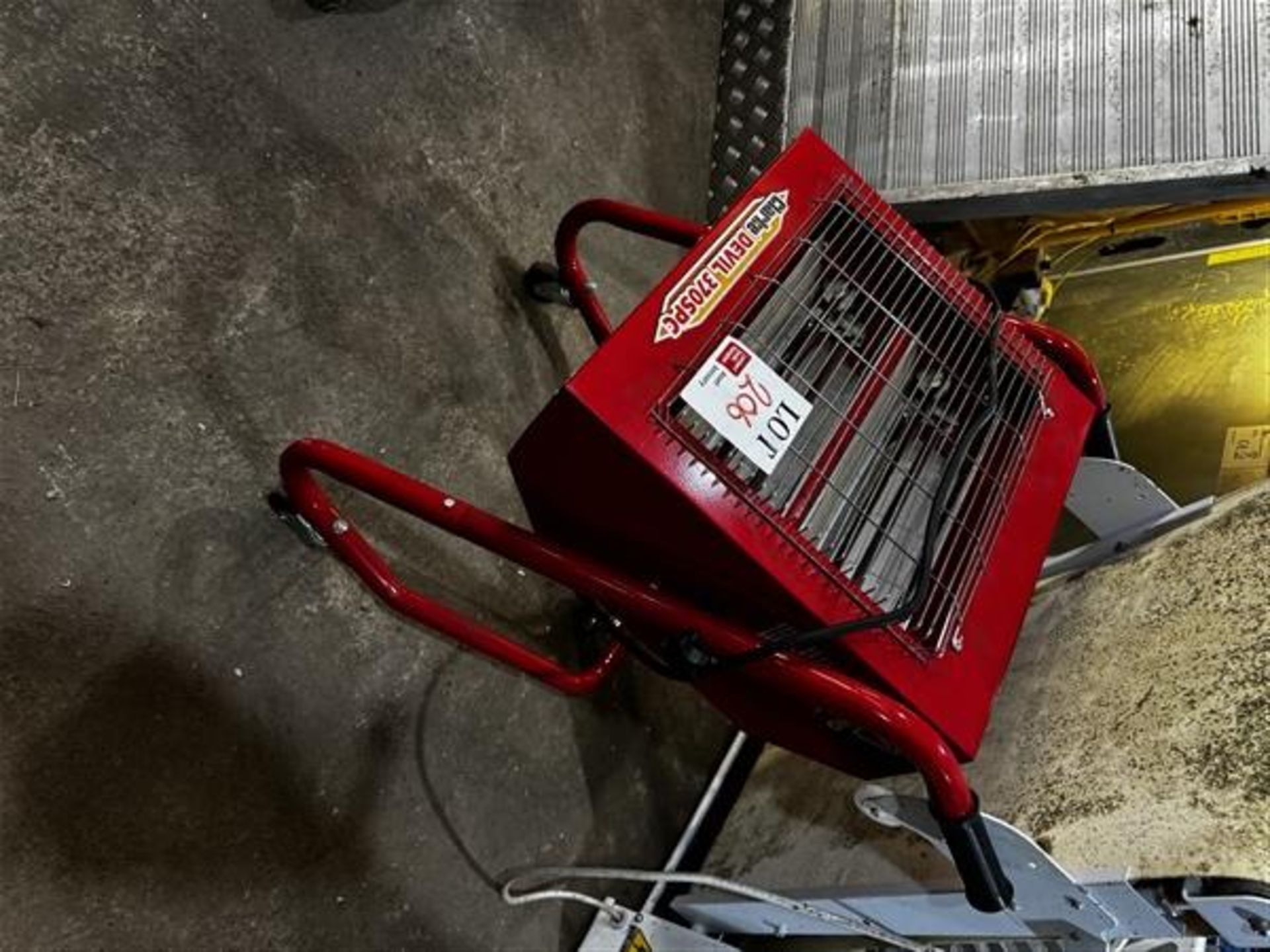 Clarke Devil 370SPC electric heater, and one electric heater - Image 2 of 5