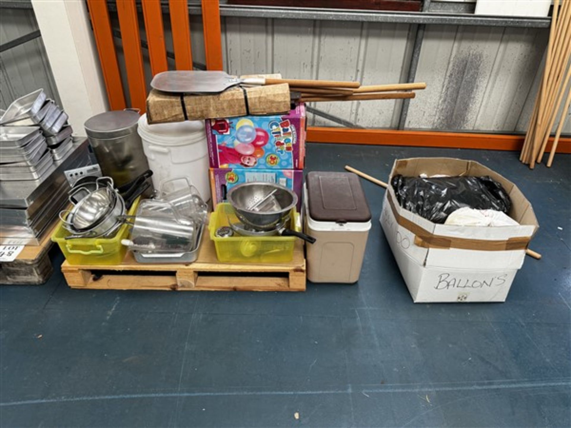 Two pallets of various stainless steel pots & pizza trays, pots, pans, pizza shovels, as lotted - Image 2 of 3