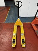 Unbranded pallet truck, 2500kg