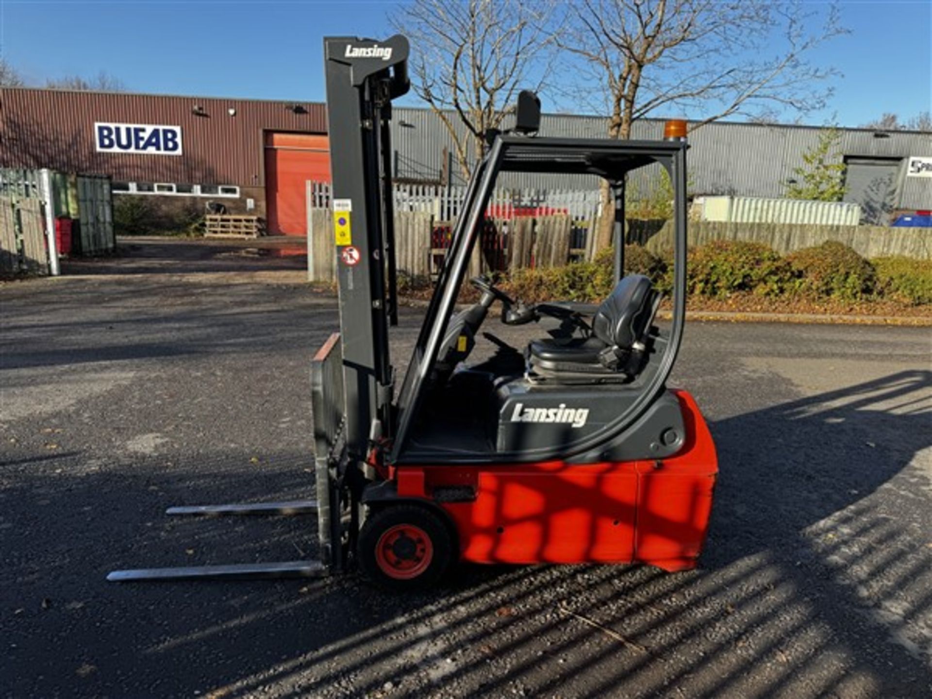 Linde Lansing E16-02 electric forklift 4.5m, 1600kg, serial no. H2X335N00157 (2002), service due - Image 2 of 17