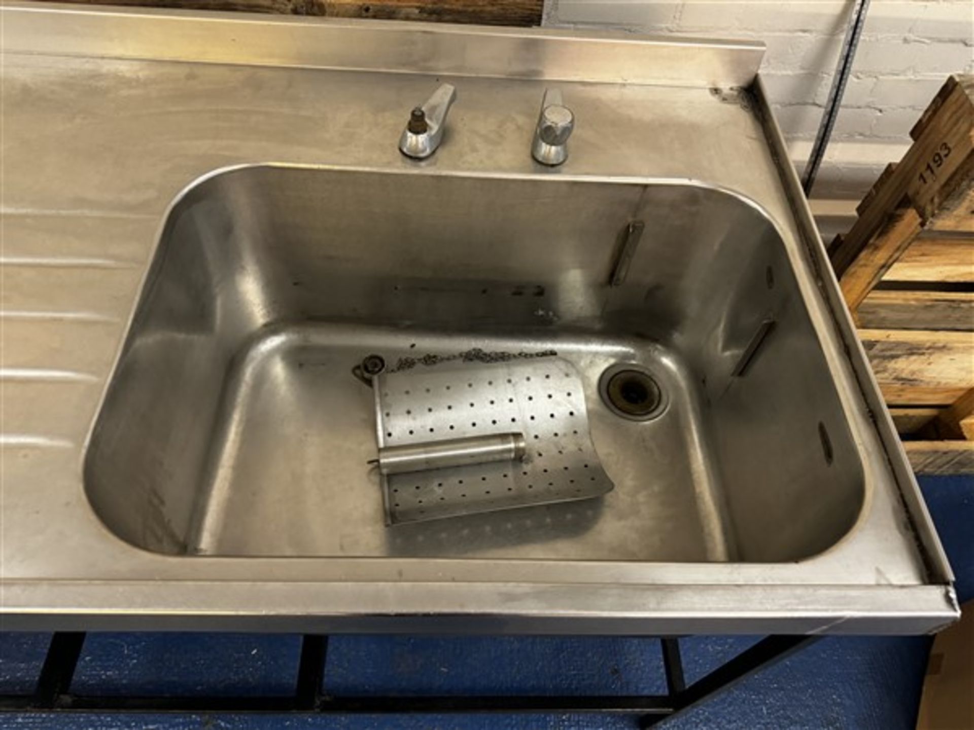 Stainless steel deep binned sink unit, H 94cm x L 1.87m x W 80cm - Image 2 of 3
