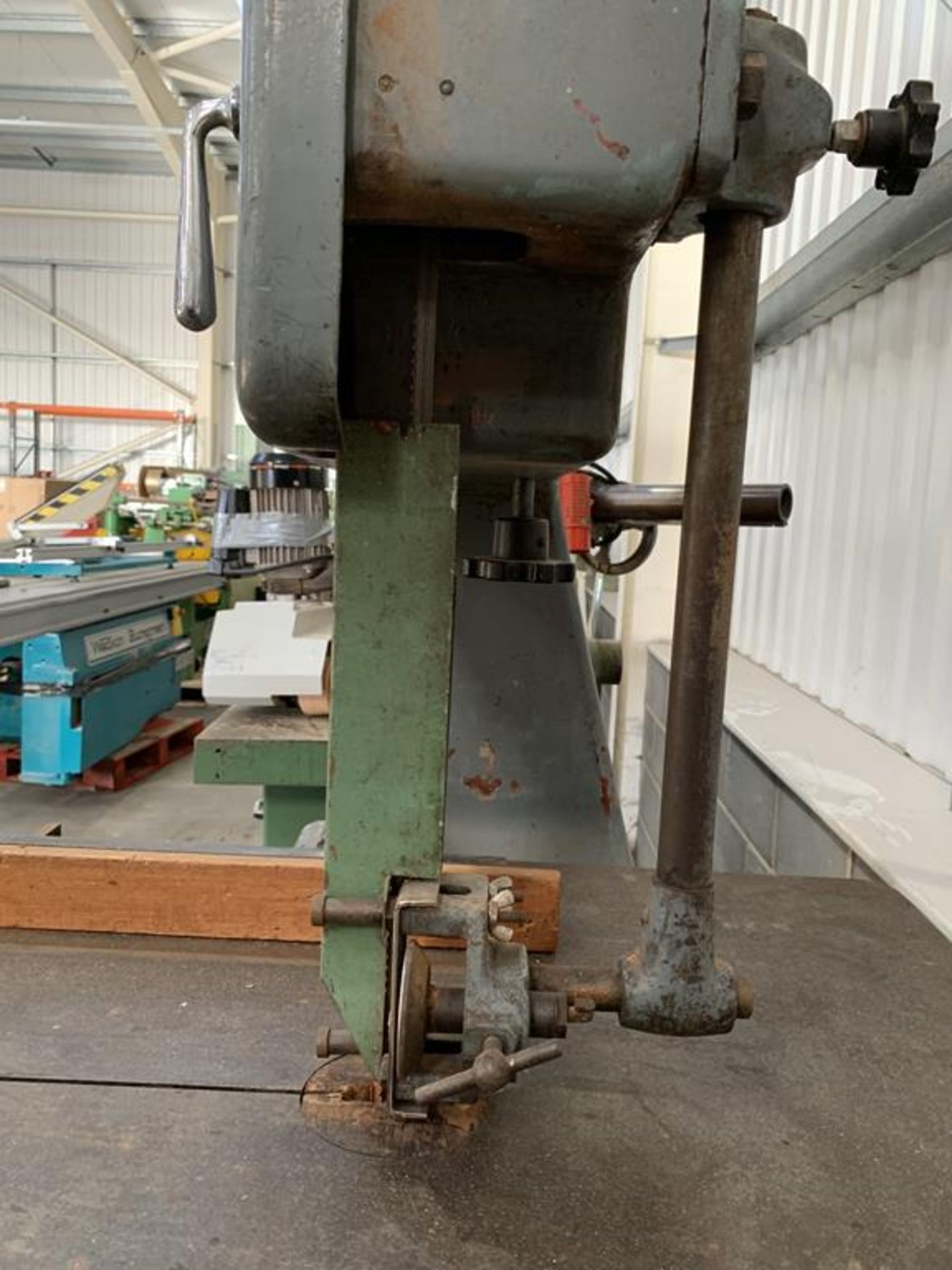 Robinson Heavy Duty Vertical Bandsaw with Foot Brake. 3phase - Image 3 of 7