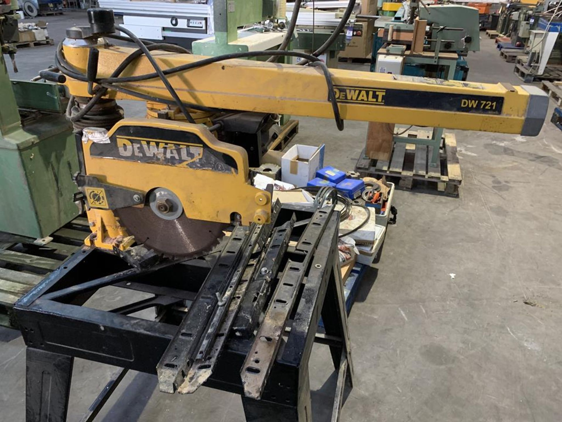 DeWalt DW721 Sliding Radial Arm Saw. 240V - Image 4 of 6