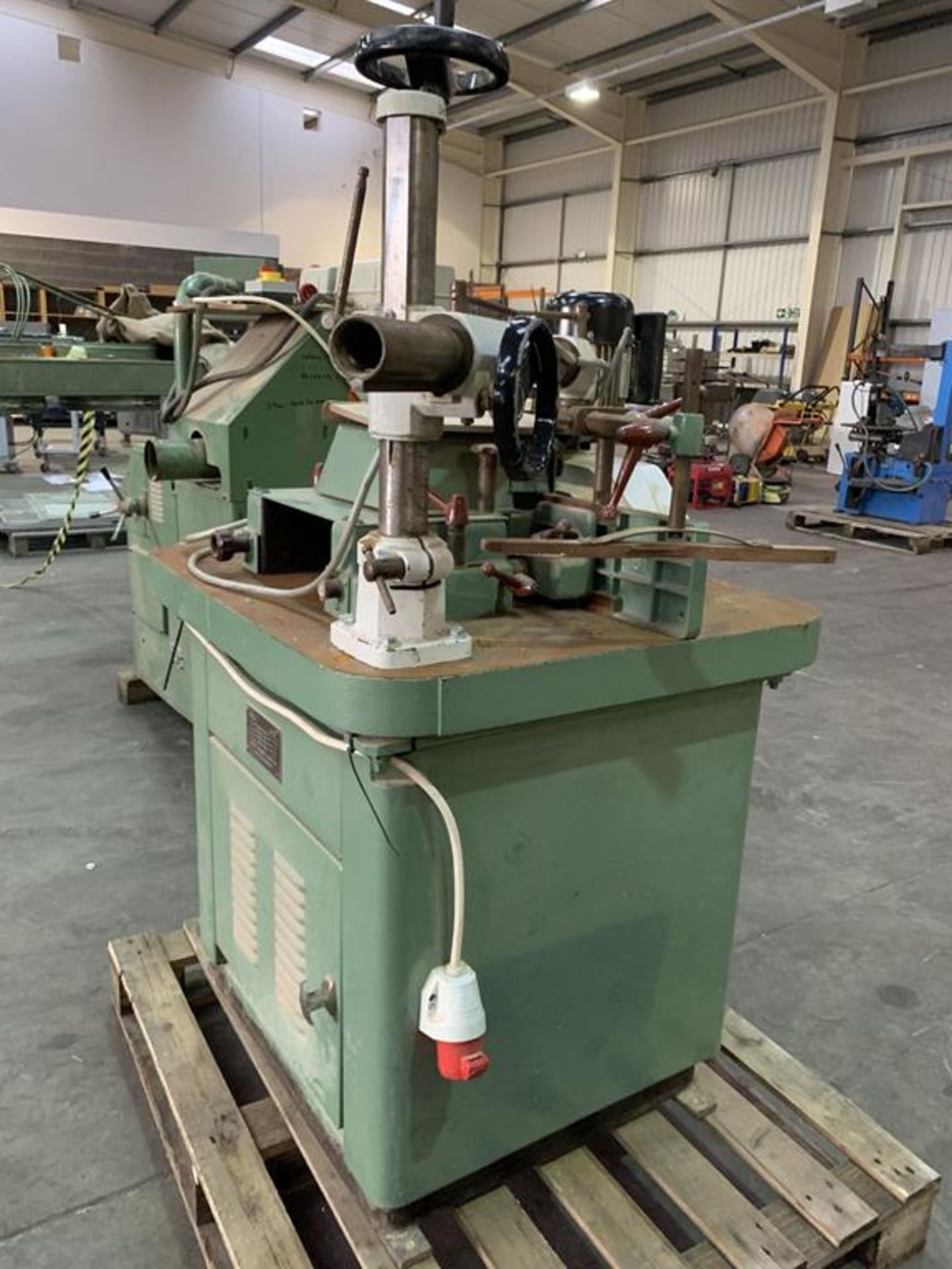 Wadkin Bursgreen BER3 Spindle Moulder with DC Brake and Steff 2034 Powered Roller Feed. 3phase - Image 9 of 10