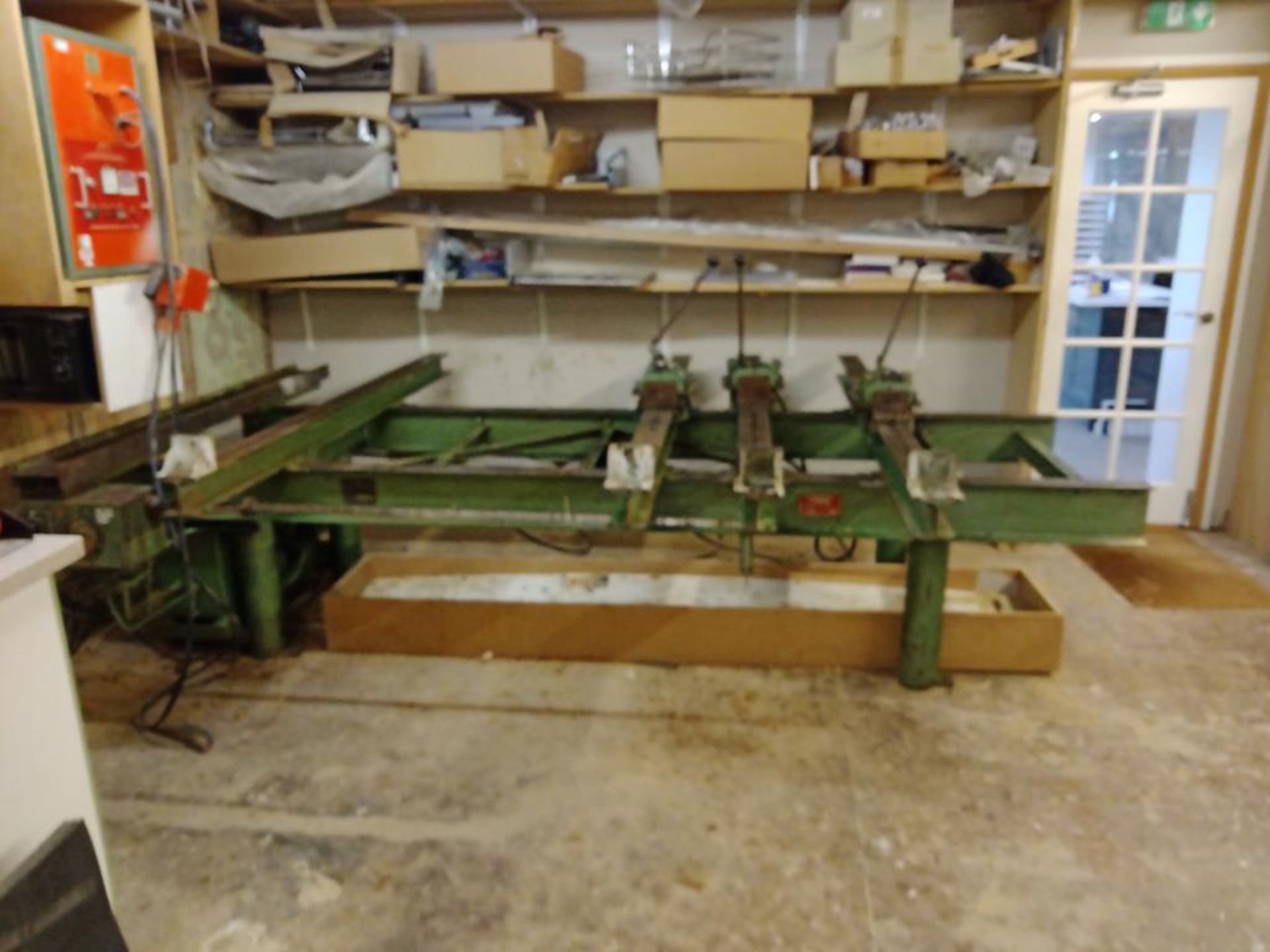 A Moweg Horizontal Hydraulic Clamp Table. - Image 6 of 6