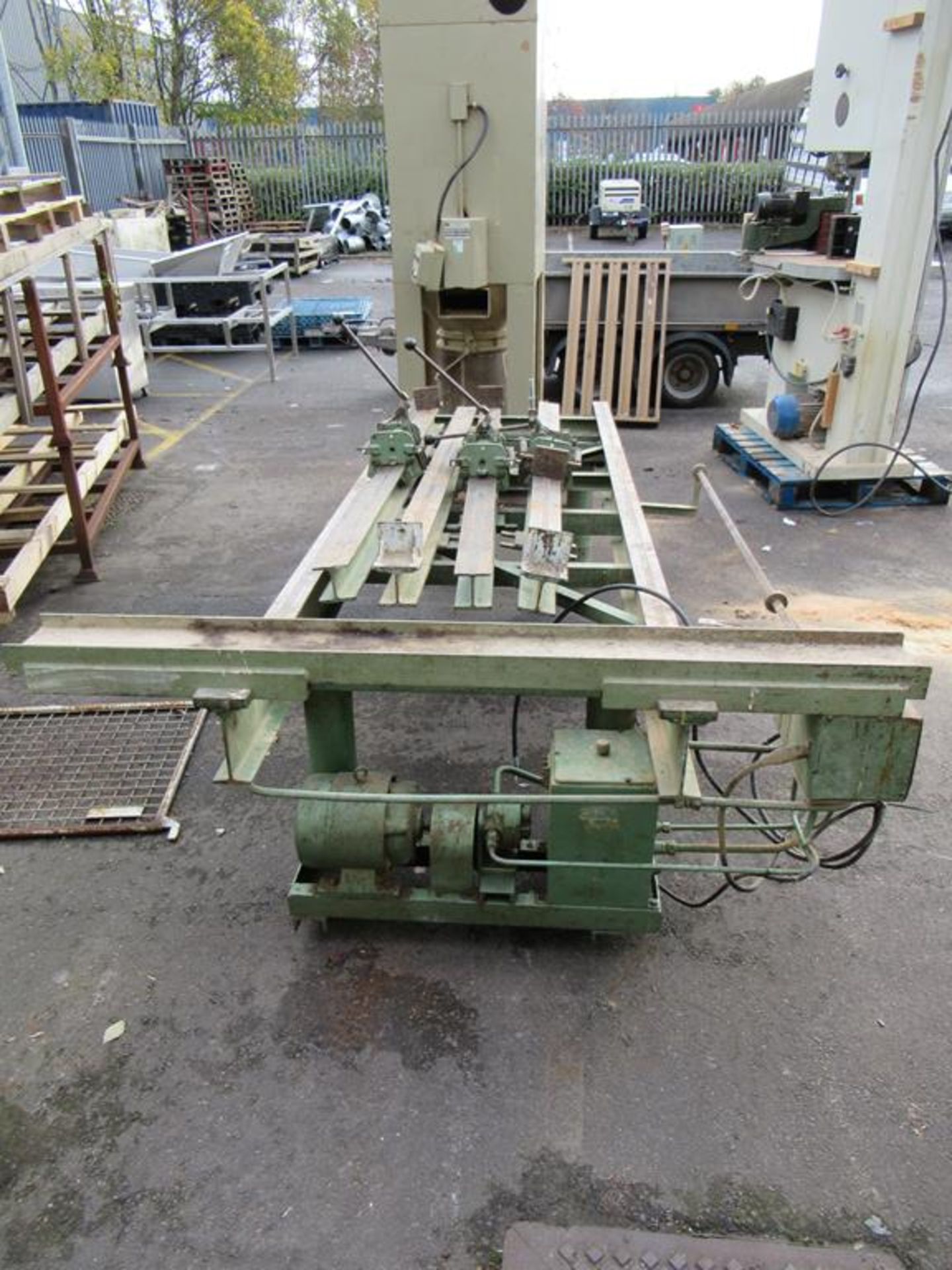 A Moweg Horizontal Hydraulic Clamp Table. - Image 3 of 6