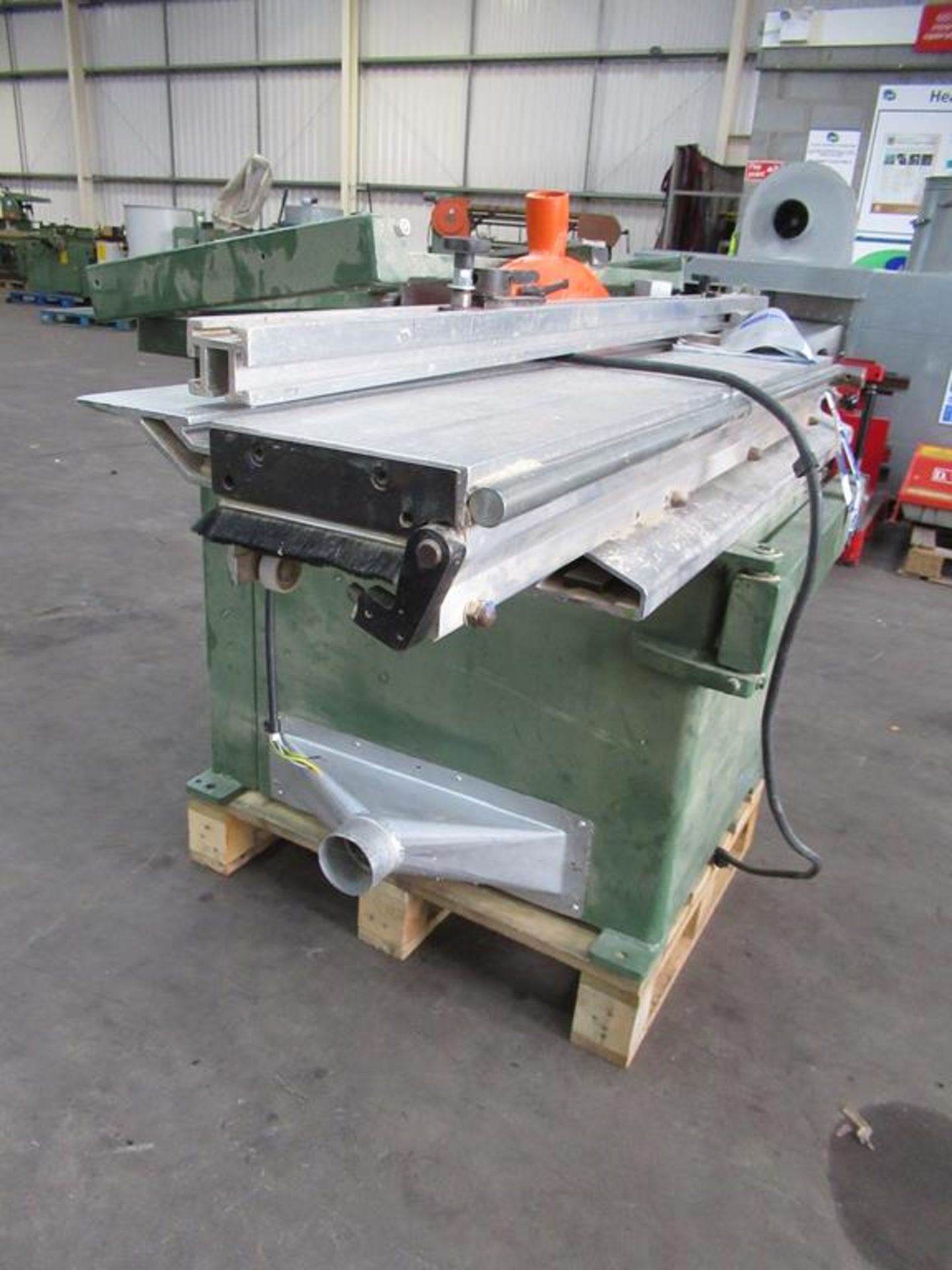 Wadkin SP130 Sliding Panel Saw with Scorer and DC Brake. 3ph. - Image 3 of 9