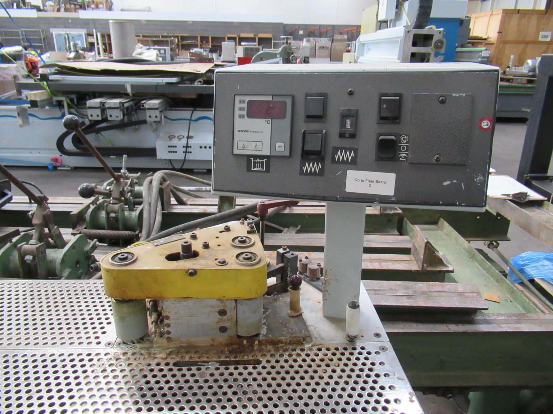 Brandt F10/100 Top and Bottom Contour Edgebander and Brandt KTD 51 Contour Edgebander - both 3ph. - Image 9 of 12