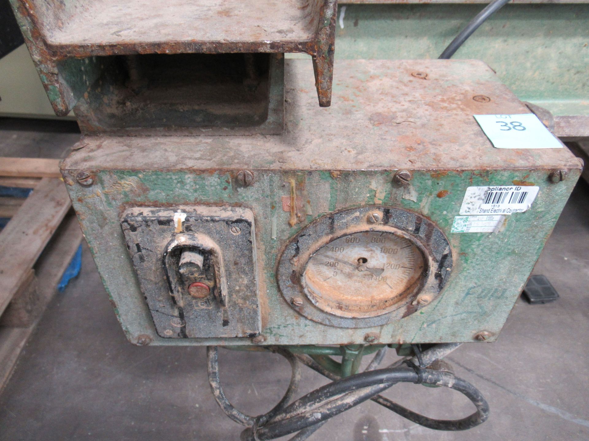 A Moweg Horizontal Hydraulic Clamp Table. - Image 2 of 5