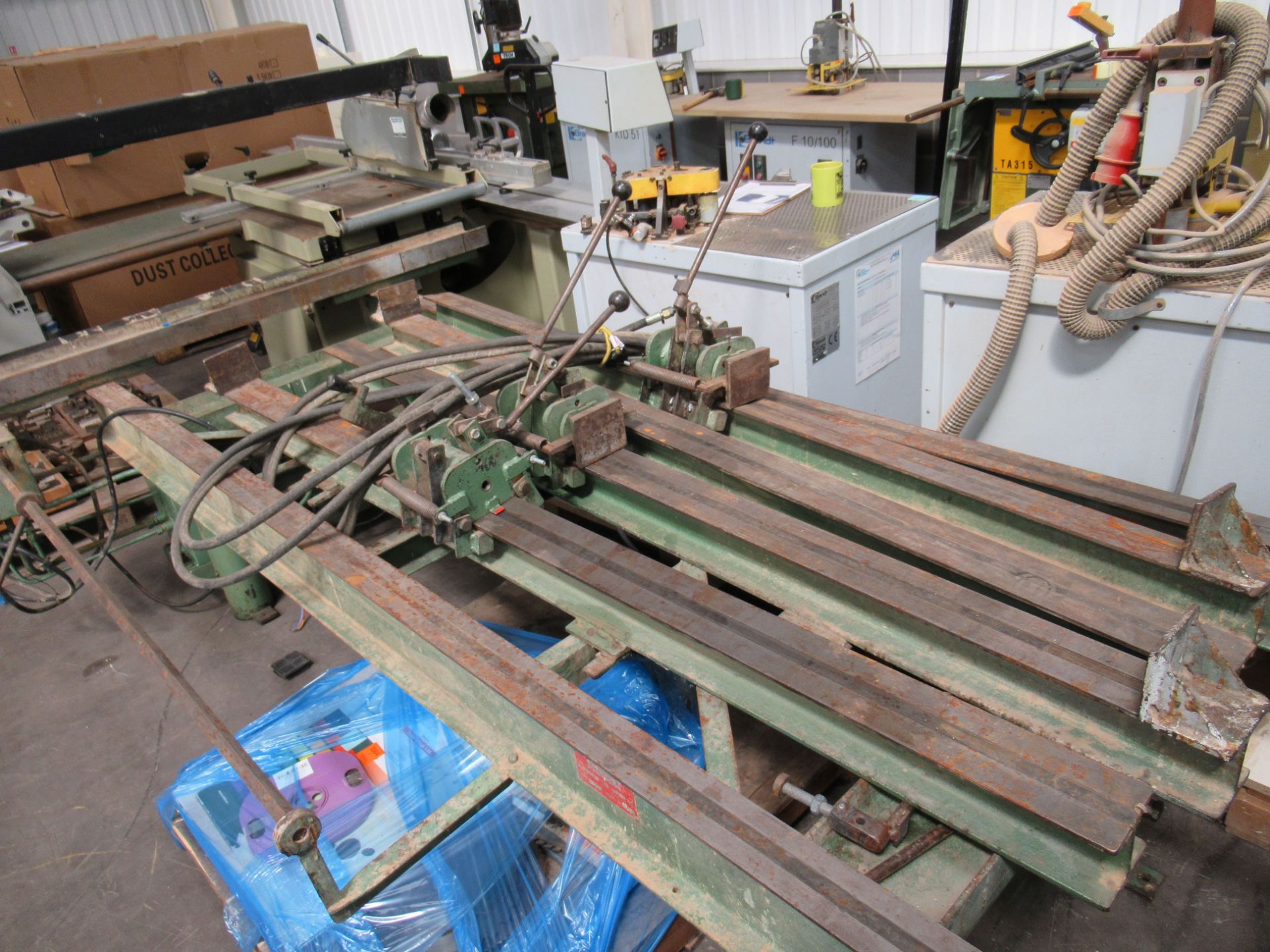 A Moweg Horizontal Hydraulic Clamp Table. - Image 5 of 5