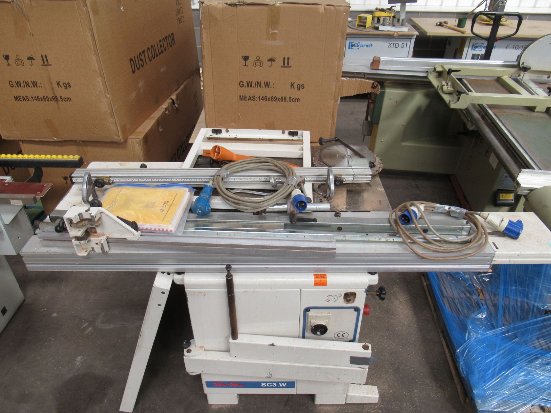 SCM MiniMax SC3W Table Saw with Attachments. 240V. Single phase. - Image 3 of 7