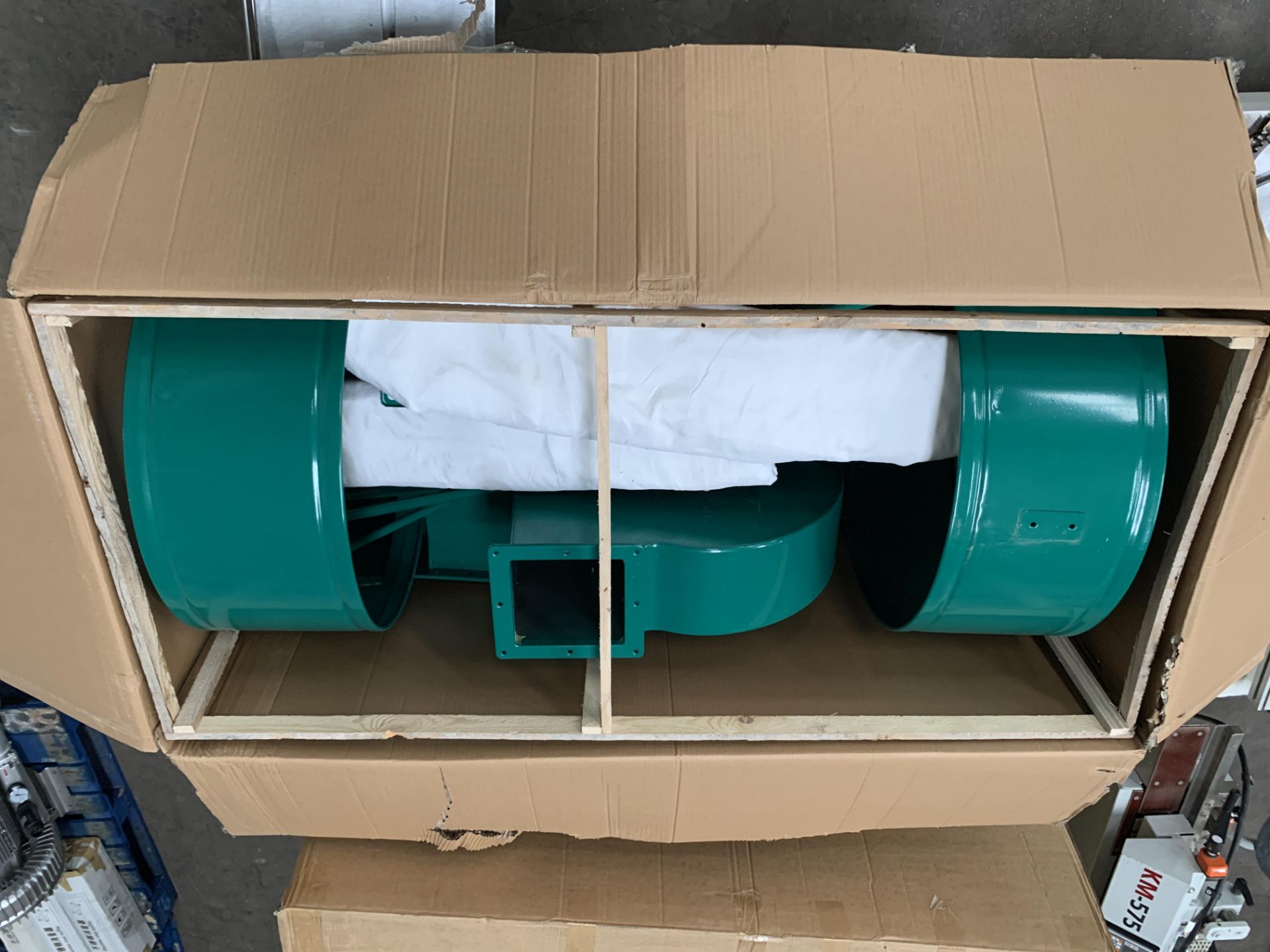 Boxed & Unused 4kW Twin Bag Mobile Dust Collector with 3ph Induction Motor.