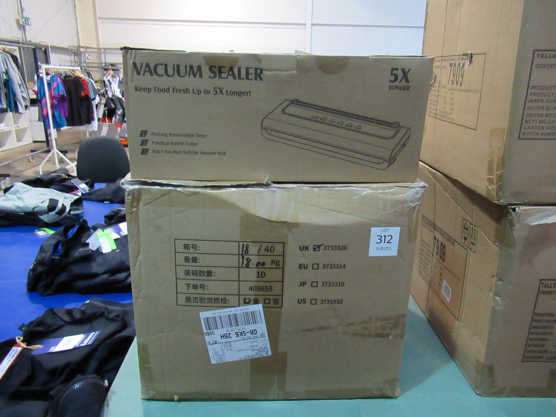 9x vacuum sealers (boxed)