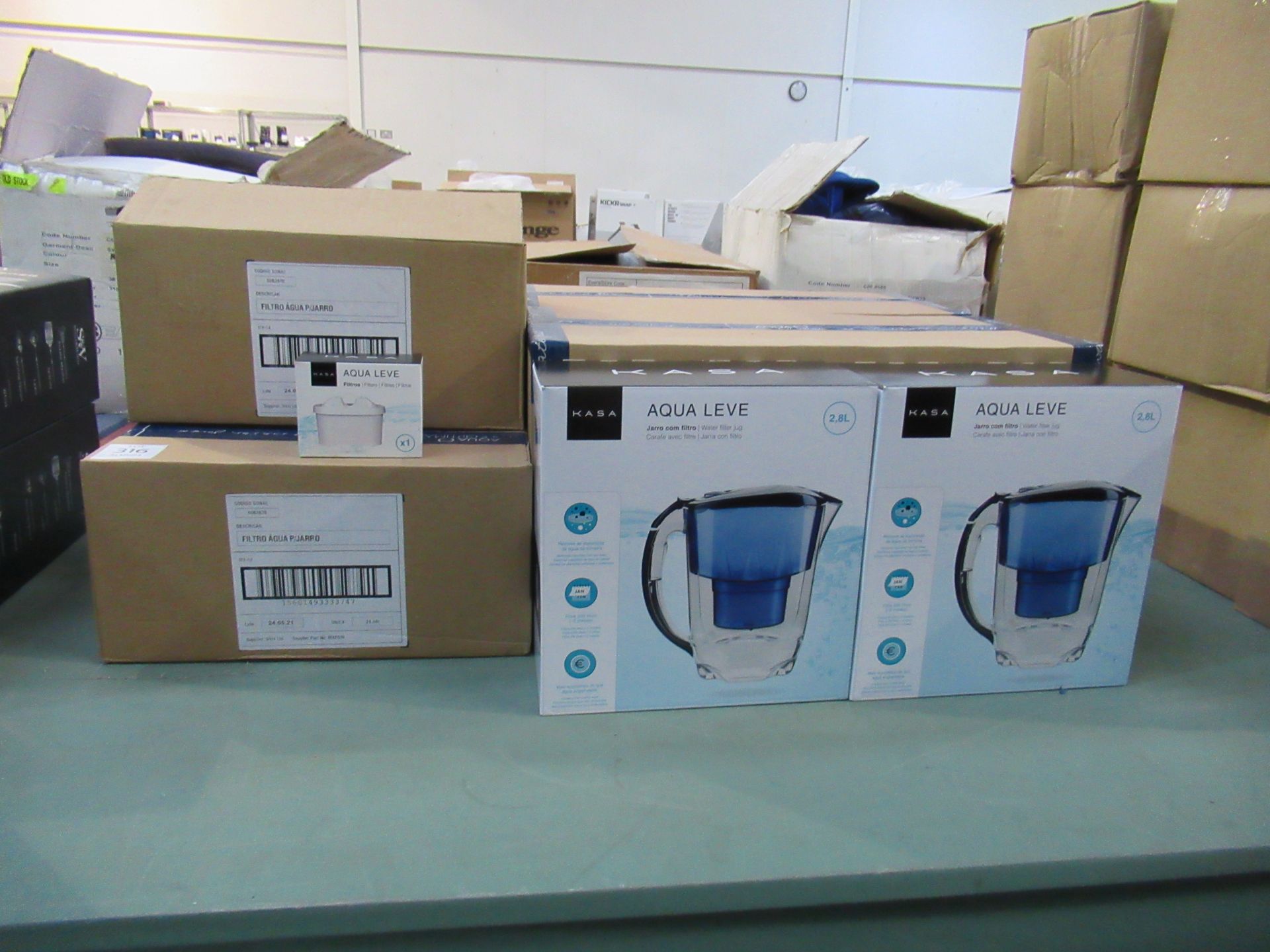 Kasa 2.8 Litre water filter jugs (10x boxed) and filters (60x boxed)