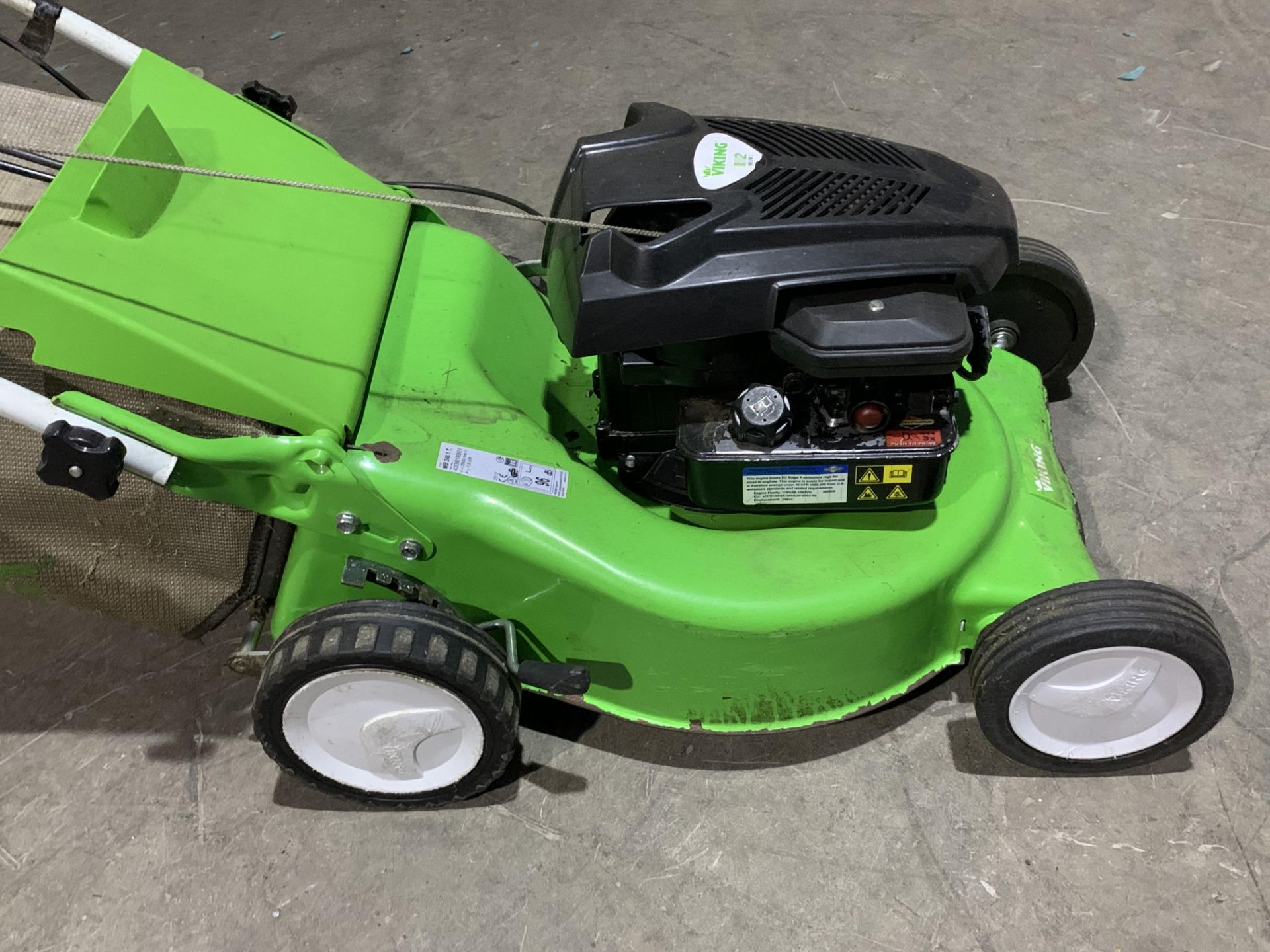 Viking MB248T petrol powered lawn mower - Image 3 of 7