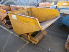 2500KG Tipping skip with Forklift Sleeves. Please note there is a £10 + VAT Lift out Fee on this lot