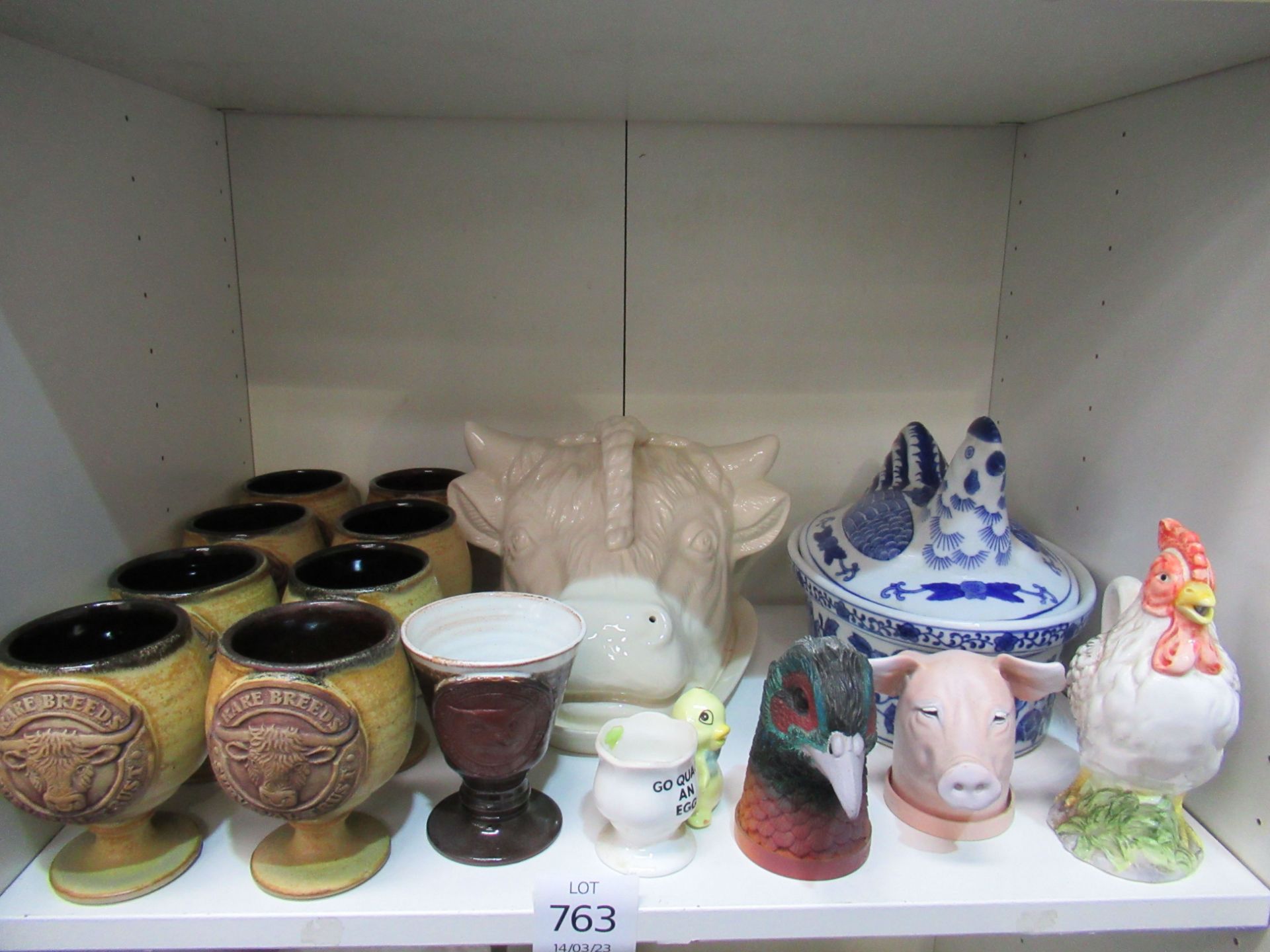 3x shelves of various animal themed pottery and glassware - Image 3 of 4