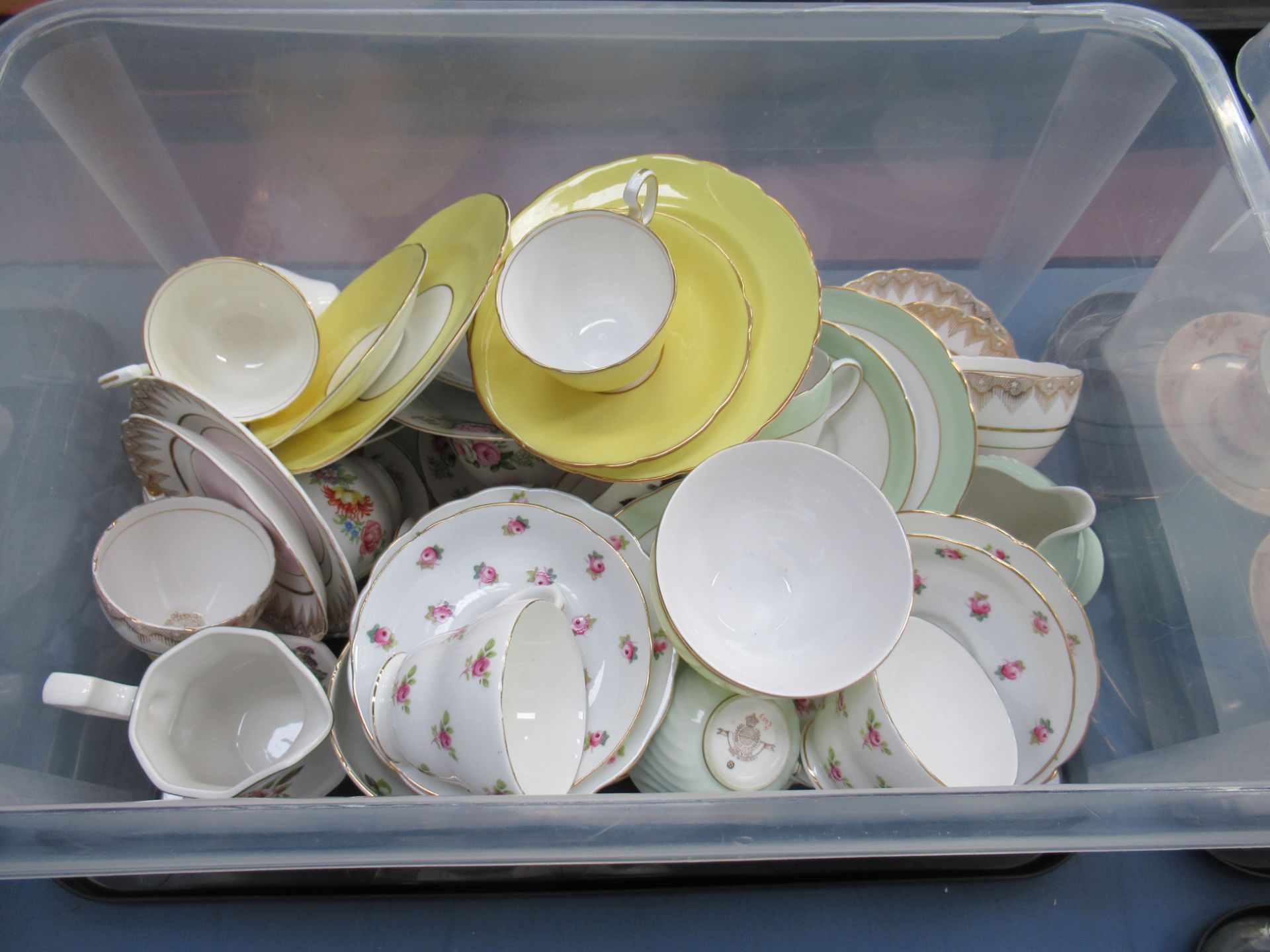 Large qty of ceramic tableware - Image 7 of 11