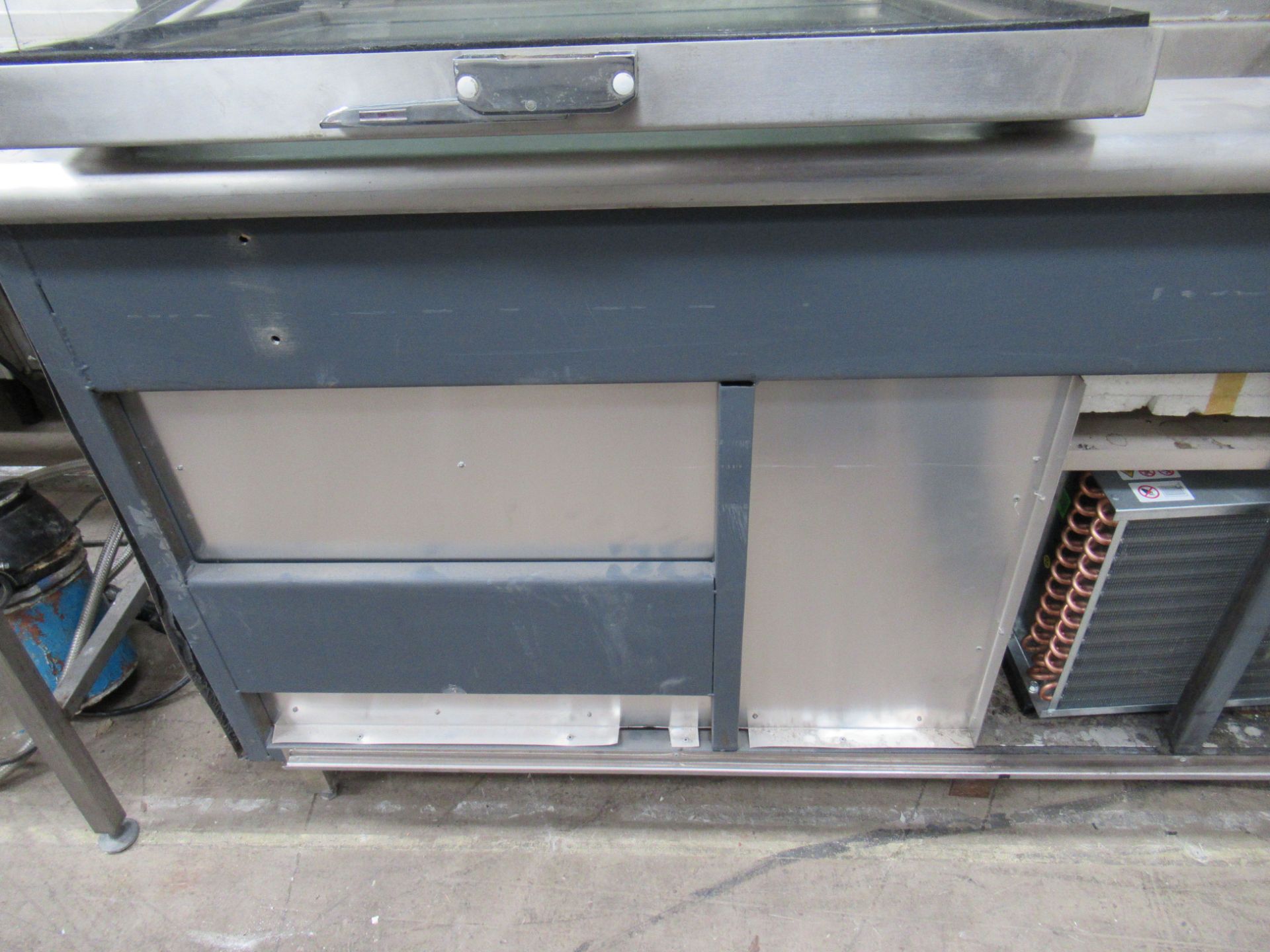 An EMH Fabrications Ltd stainless steel serving unit - Image 4 of 10