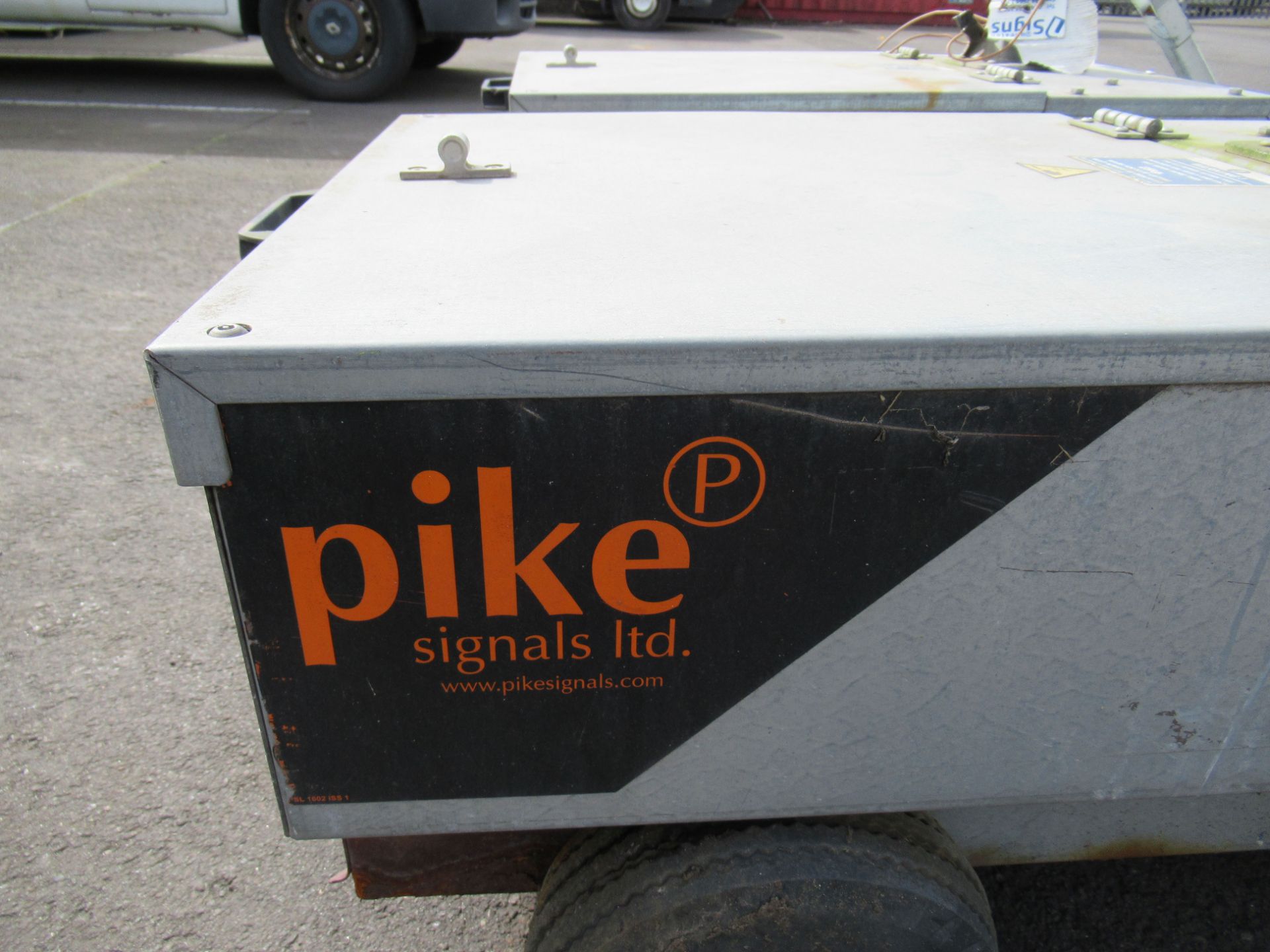 A Pair of Pike Signals Ltd "Vehicle" Battery Powered Portable Traffic Light Units - Image 3 of 7