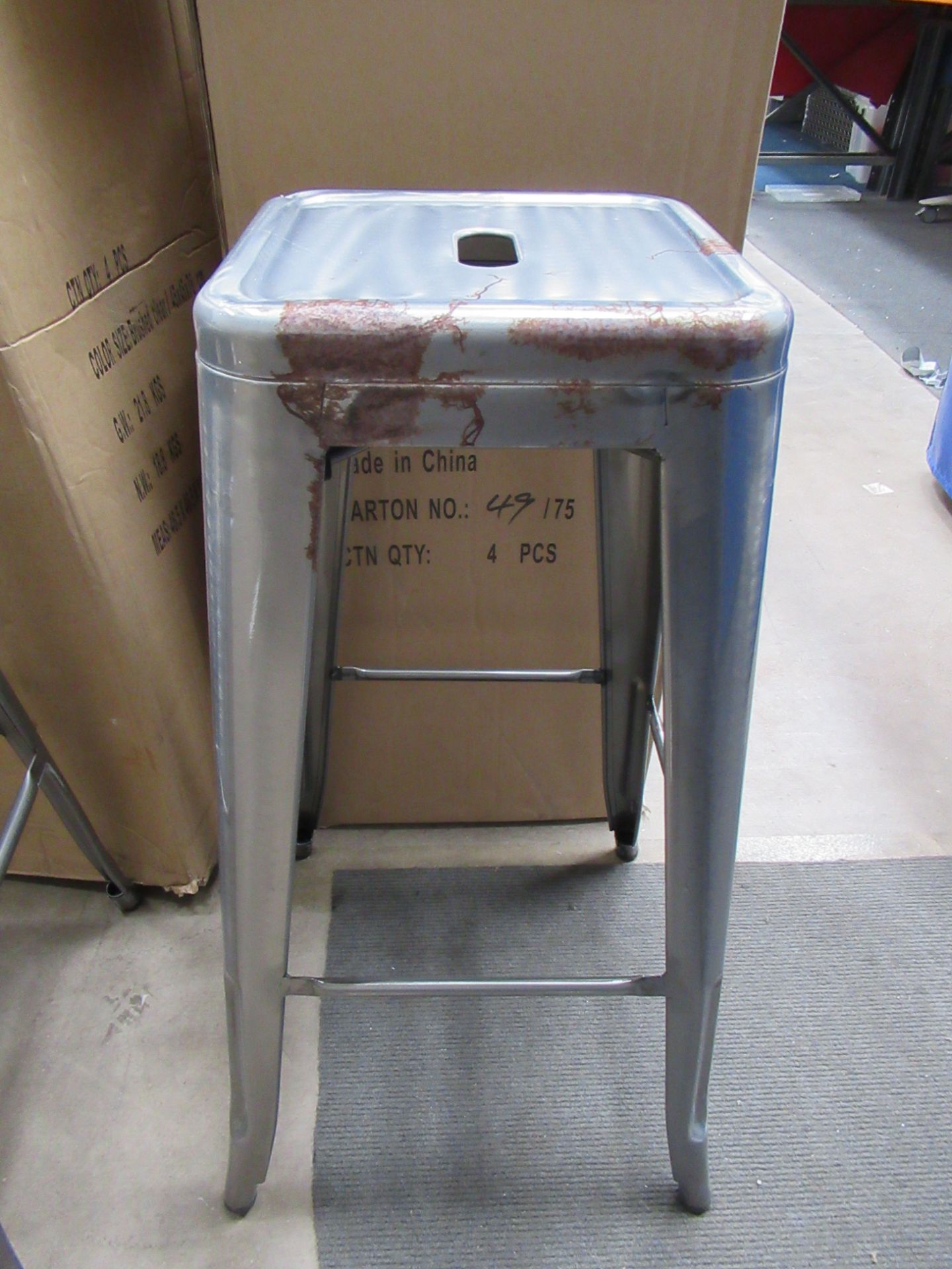 4x 675mm High Stools - Image 2 of 2