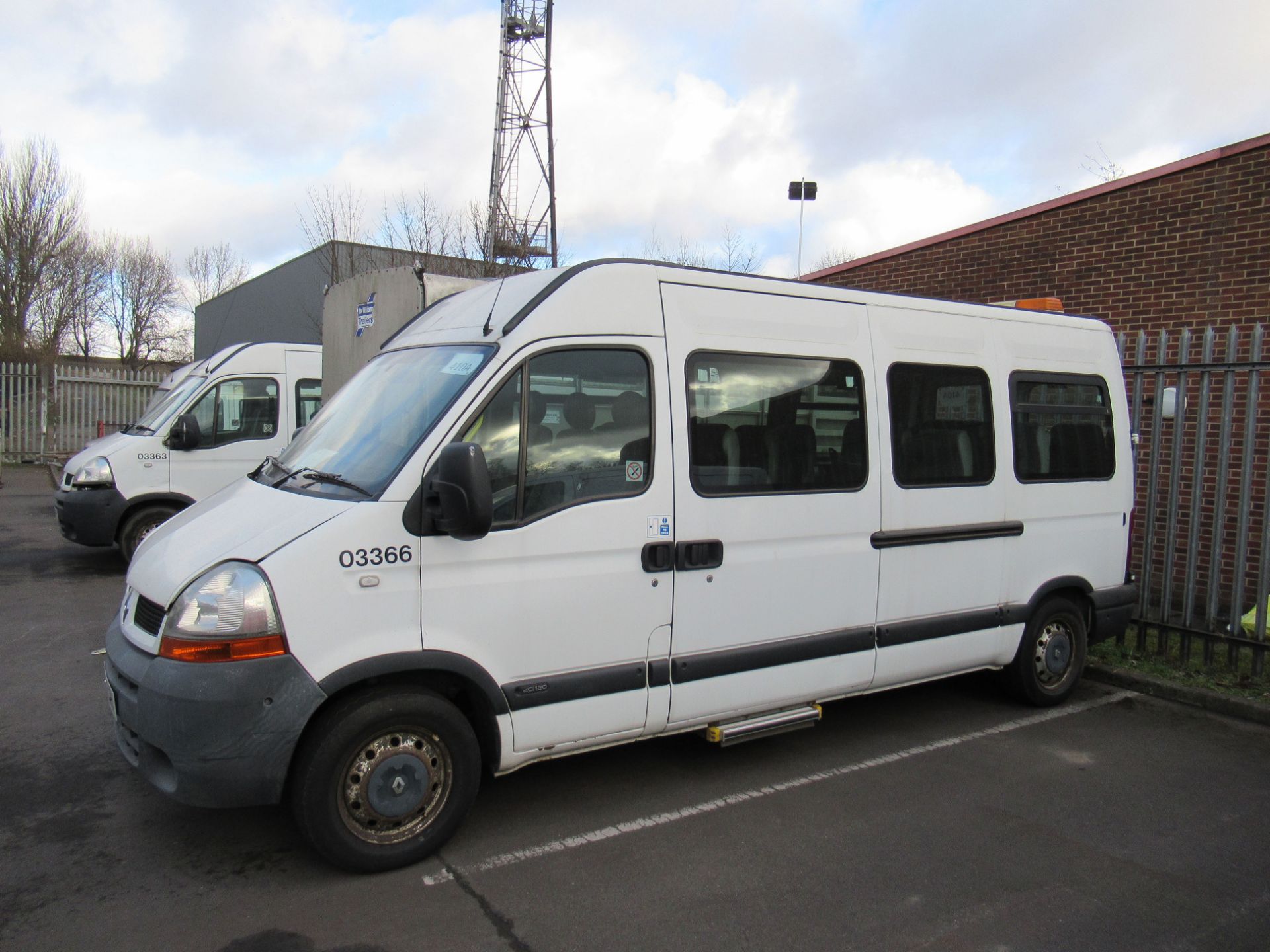 A Renault Dci 120 Mini Bus - Image 3 of 21