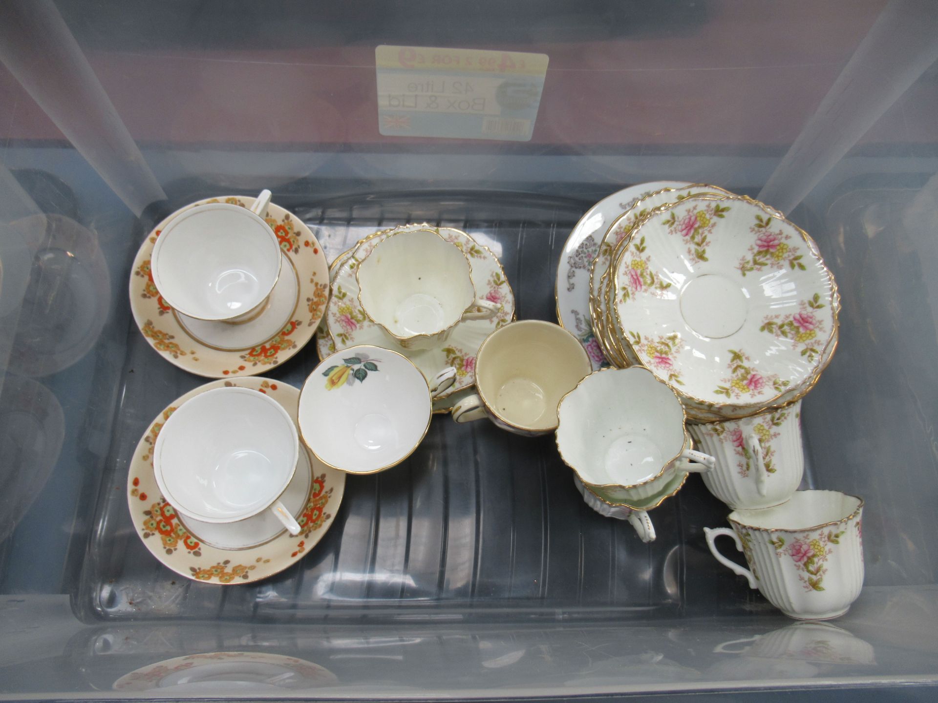 Large qty of ceramic tableware - Image 5 of 11