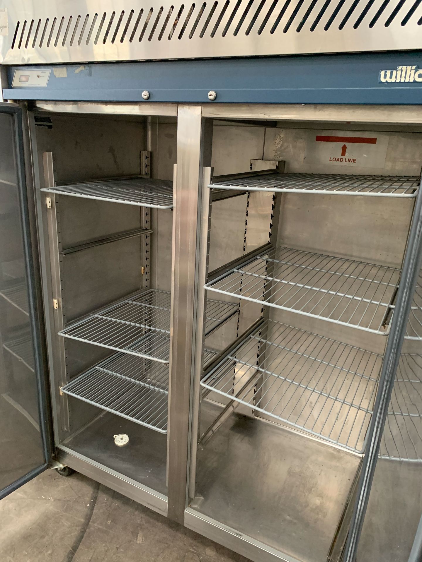 Williams 'HG2T Garnet' Commercial 2-door Refrigerator - Image 4 of 5