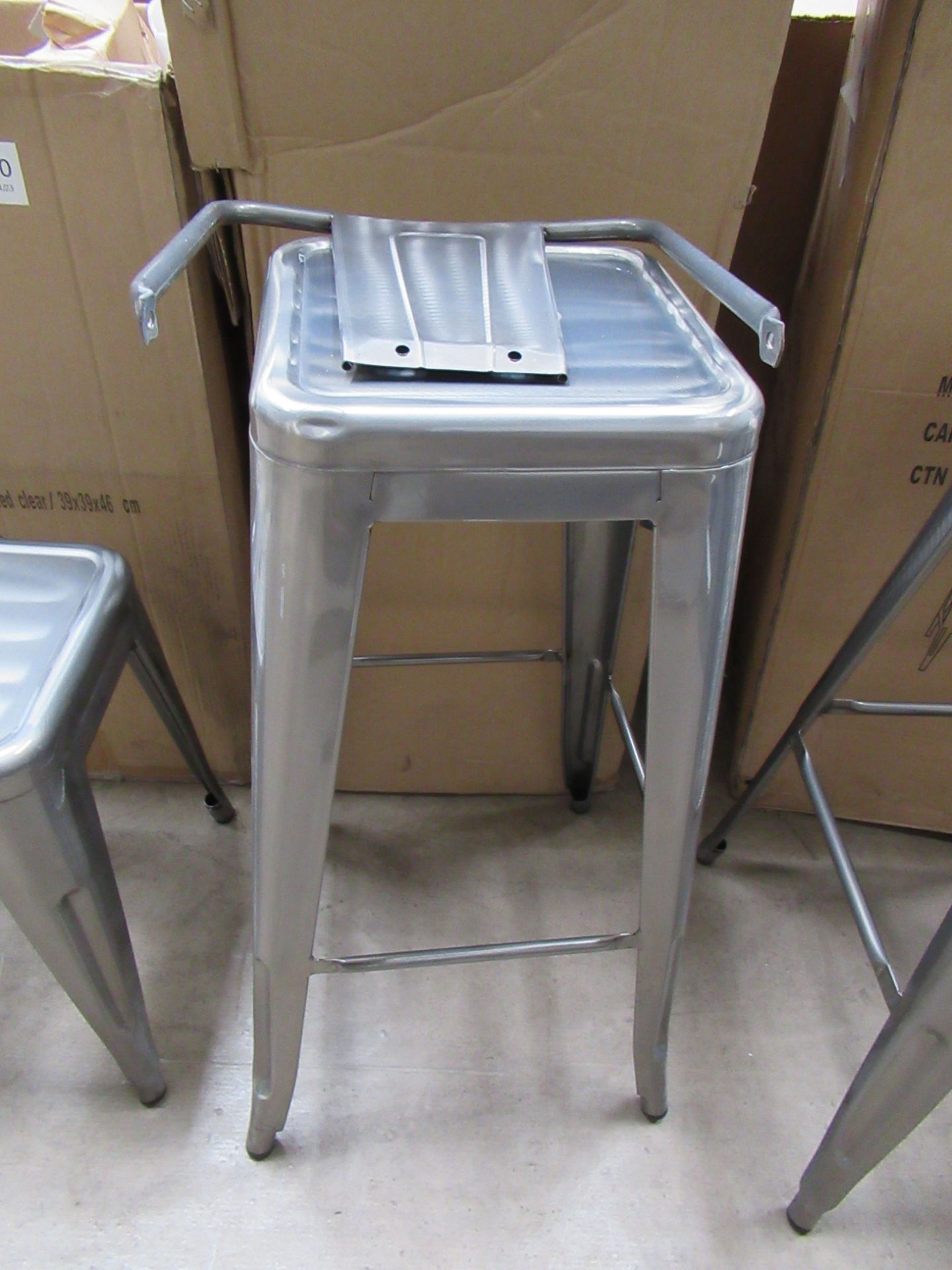 3x Brushed Clear Stools and 3x Brushed Clear Stools with Backs (no screws) - Image 3 of 3