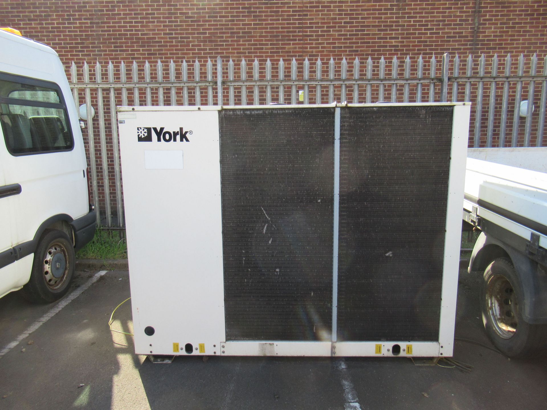 York YCAA B 75 water chiller, s/n 122847M001, 400V, 29kW, 10 bar