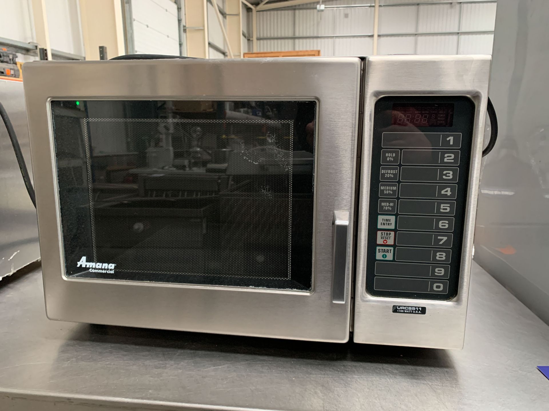 Amana Commercial 1100W Microwave - Image 2 of 4