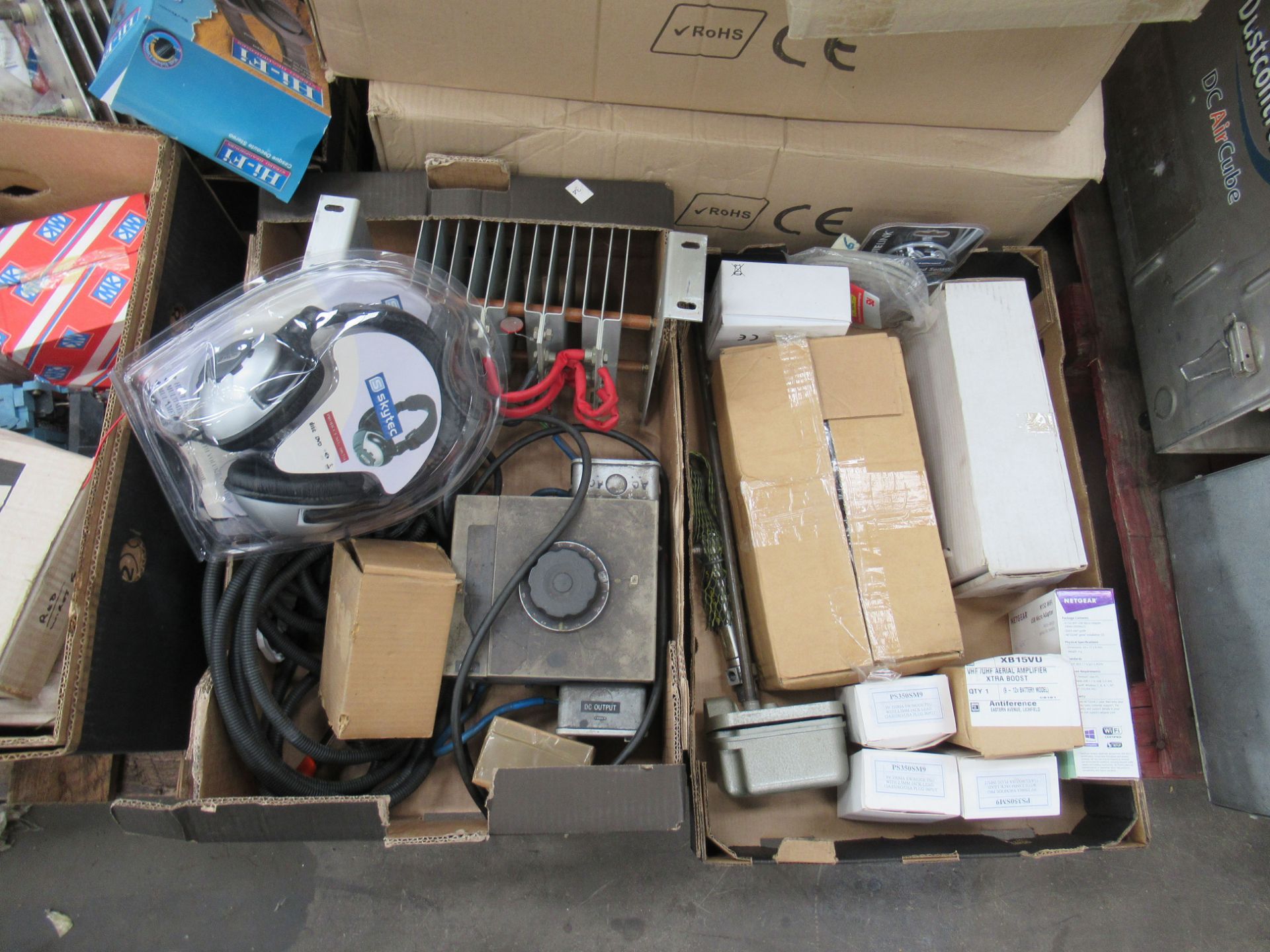 Pallet Contents inc. charging kits and electrical components - Image 3 of 5