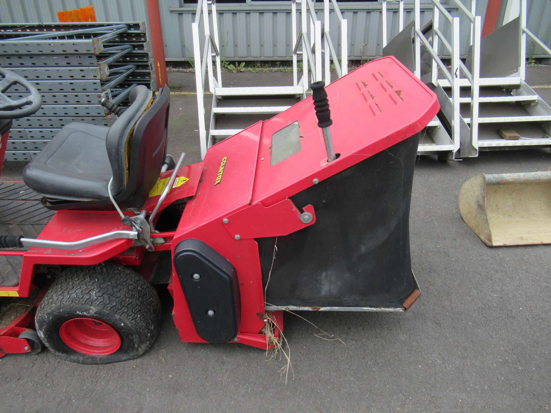 Countax Hydrostatic C400H Ride-On Lawnmower - Image 3 of 10