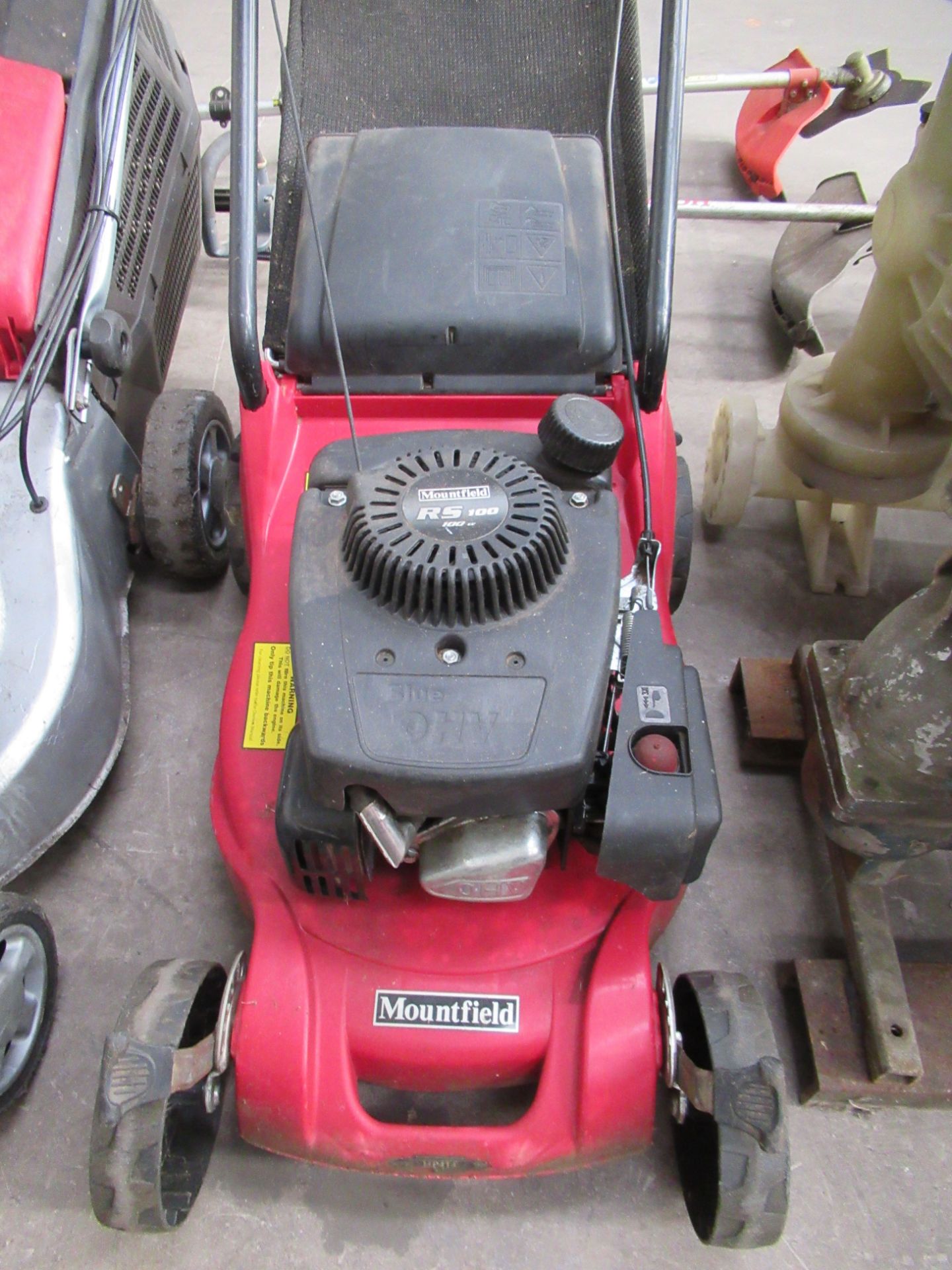 Mountfield HP414 Petrol Powered Lawnmower - Image 2 of 2