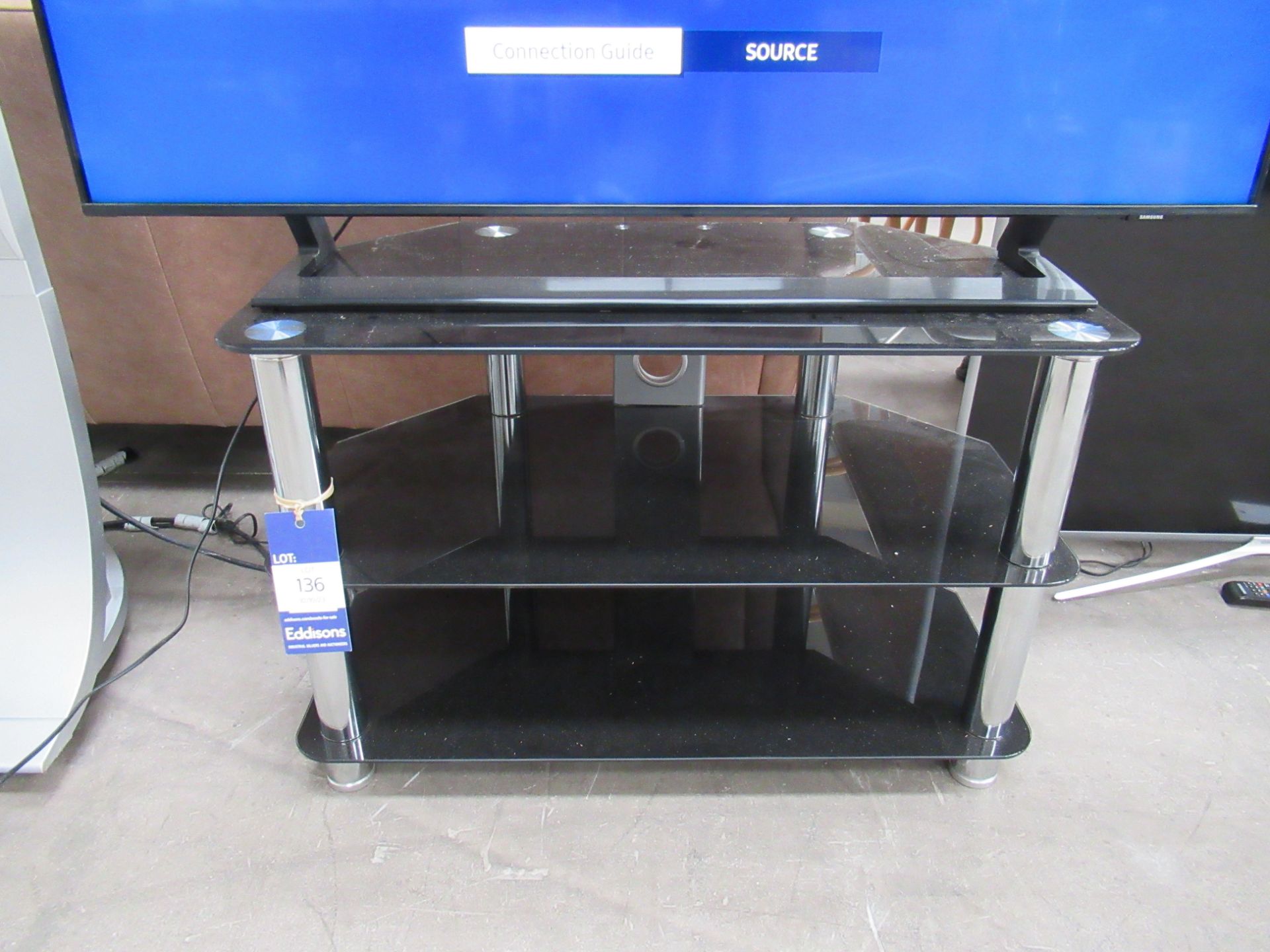 Samsung UE50AU9000K 50" Television - comes with remote, power cable and stand - Image 3 of 5