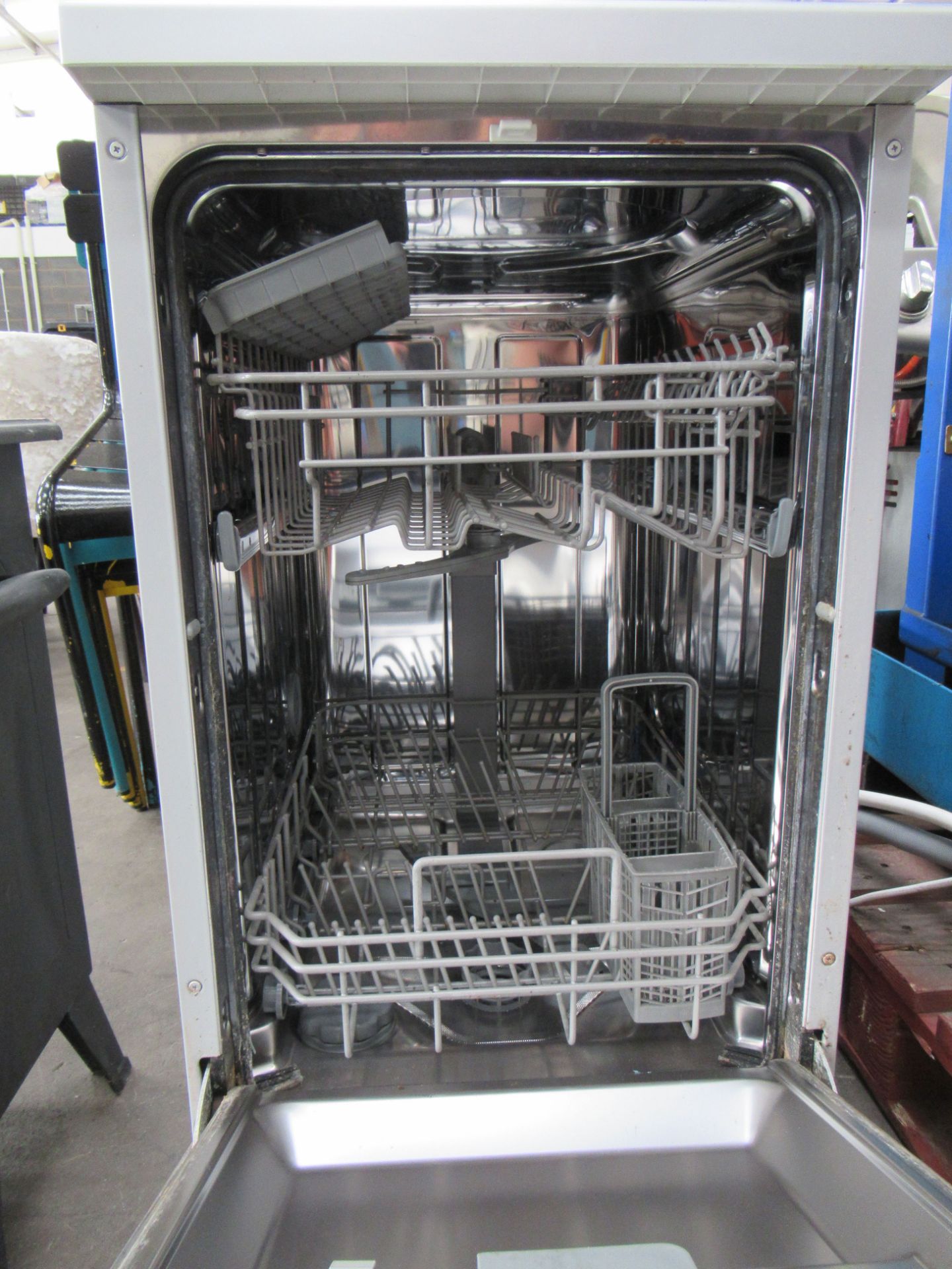 Kenwood KDW45X16 Slimline Dishwasher - Image 4 of 4