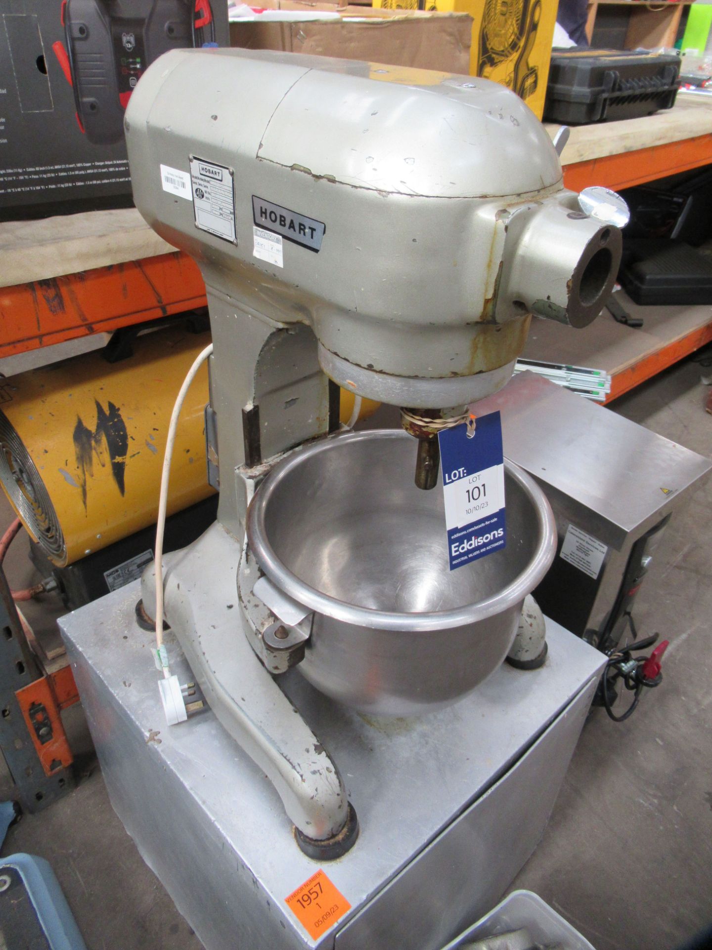 Hobart A120 Mounted Commercial Mixer with Bowl & Attachments - Image 2 of 5