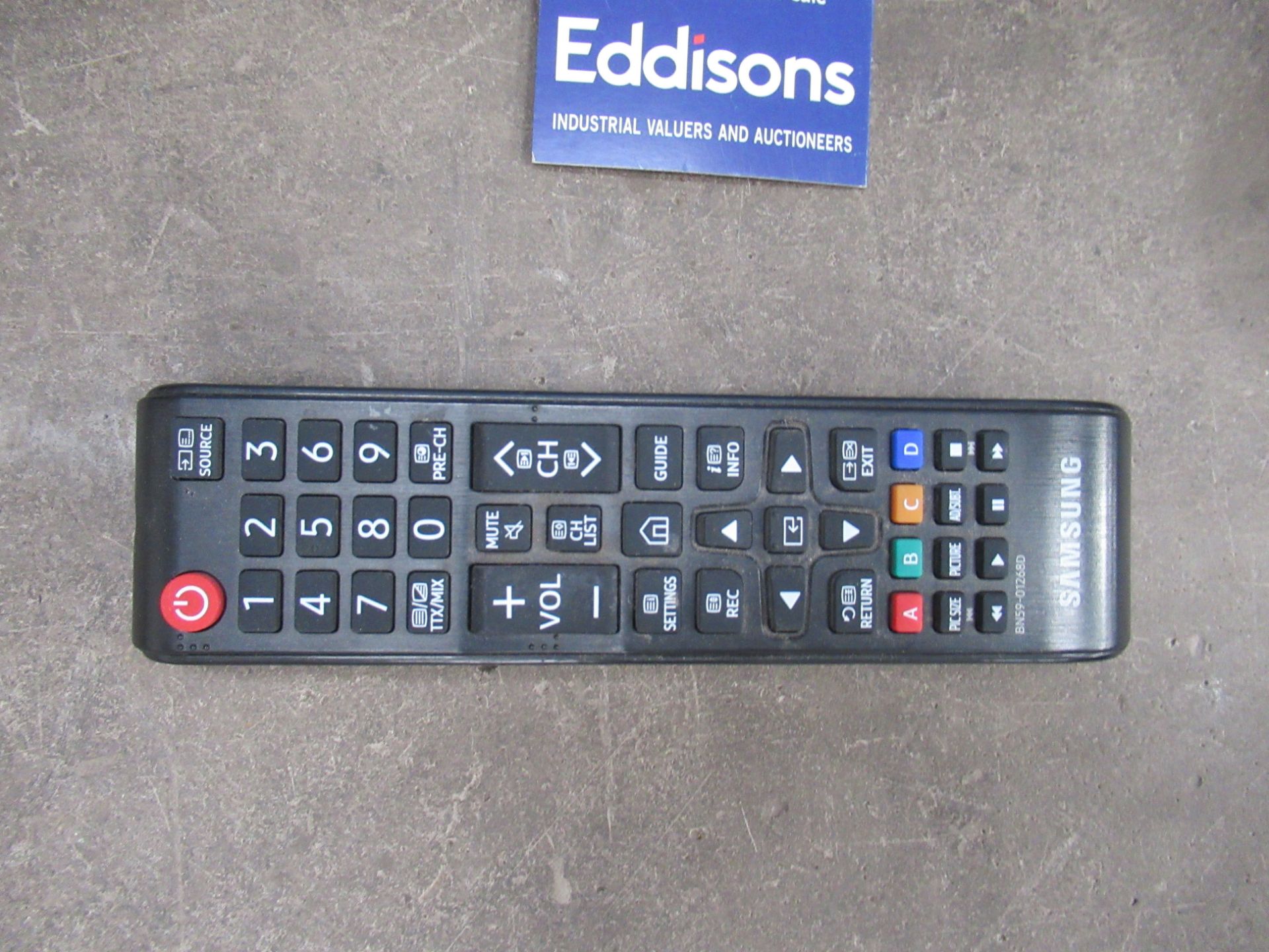 Samsung UE43M5600AK 43" Television - comes with remote and power cable - Image 5 of 5
