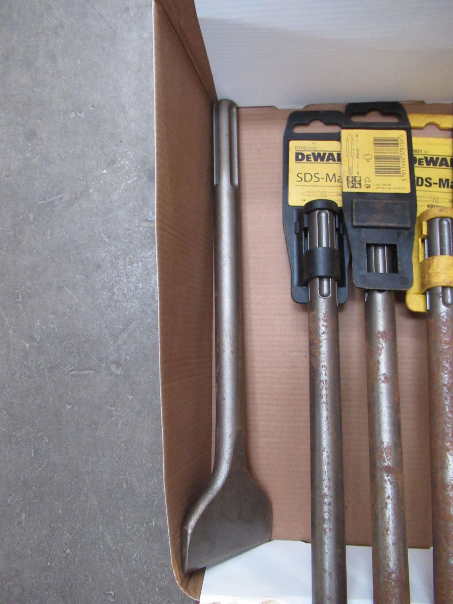 4x DeWalt SDS-Max Breaker Bars & A DeWalt SDS-Max Chisel - Image 2 of 4