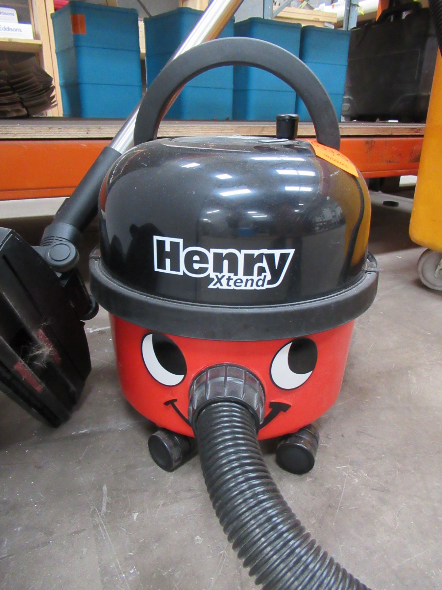 Henry Xtend Vacuum Cleaner - Image 2 of 3