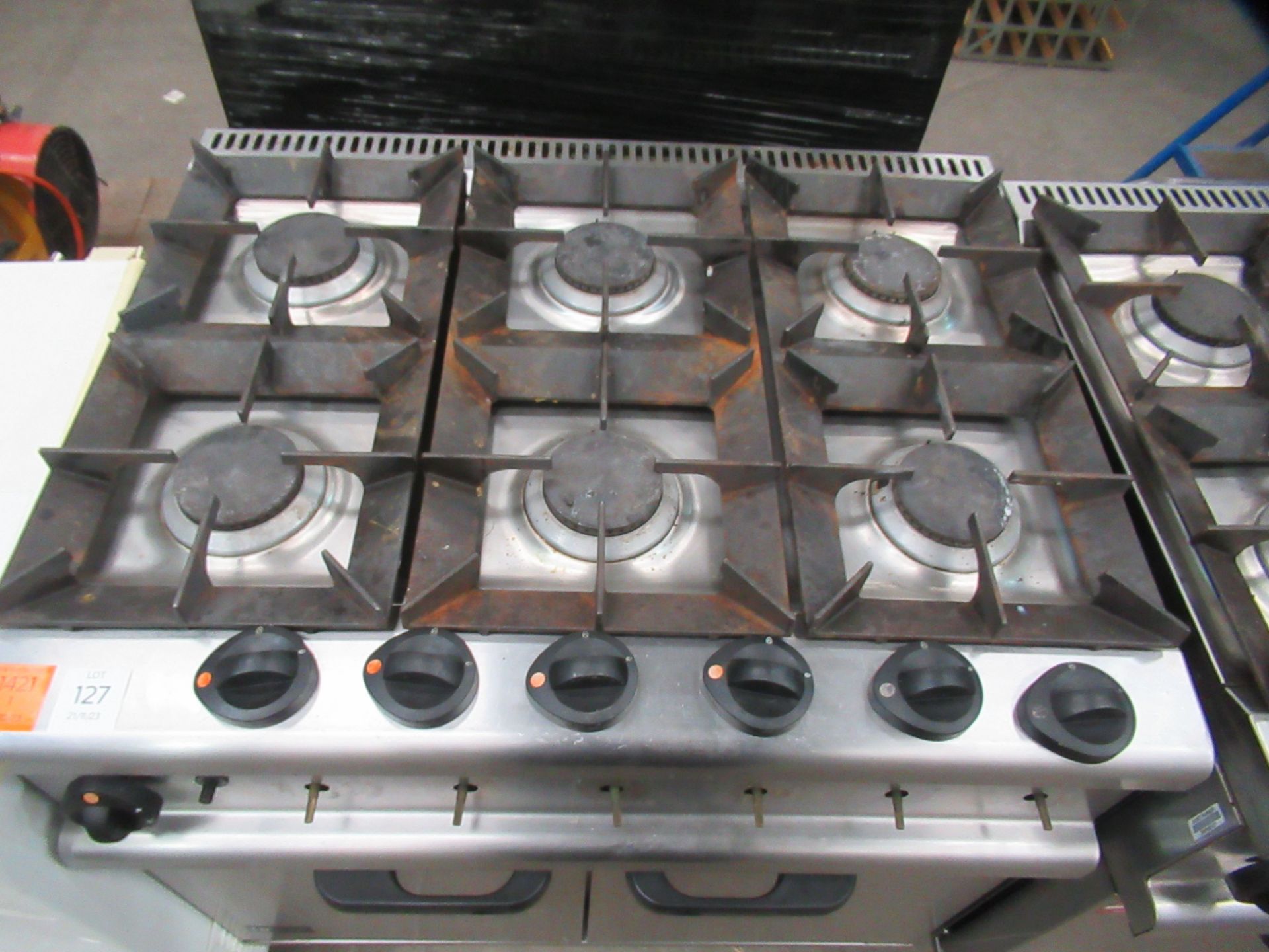 Lincat Stainless Steel Commercial Catering Gas Powered 6 Hob Cooker/Oven on Castors - Bild 2 aus 4