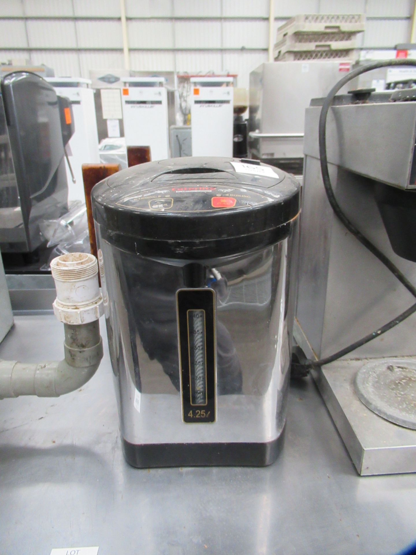 Bravilor Bonamat Novo2 Coffee Machine & a Caterlite 4.25L Water Boiler - Image 2 of 6