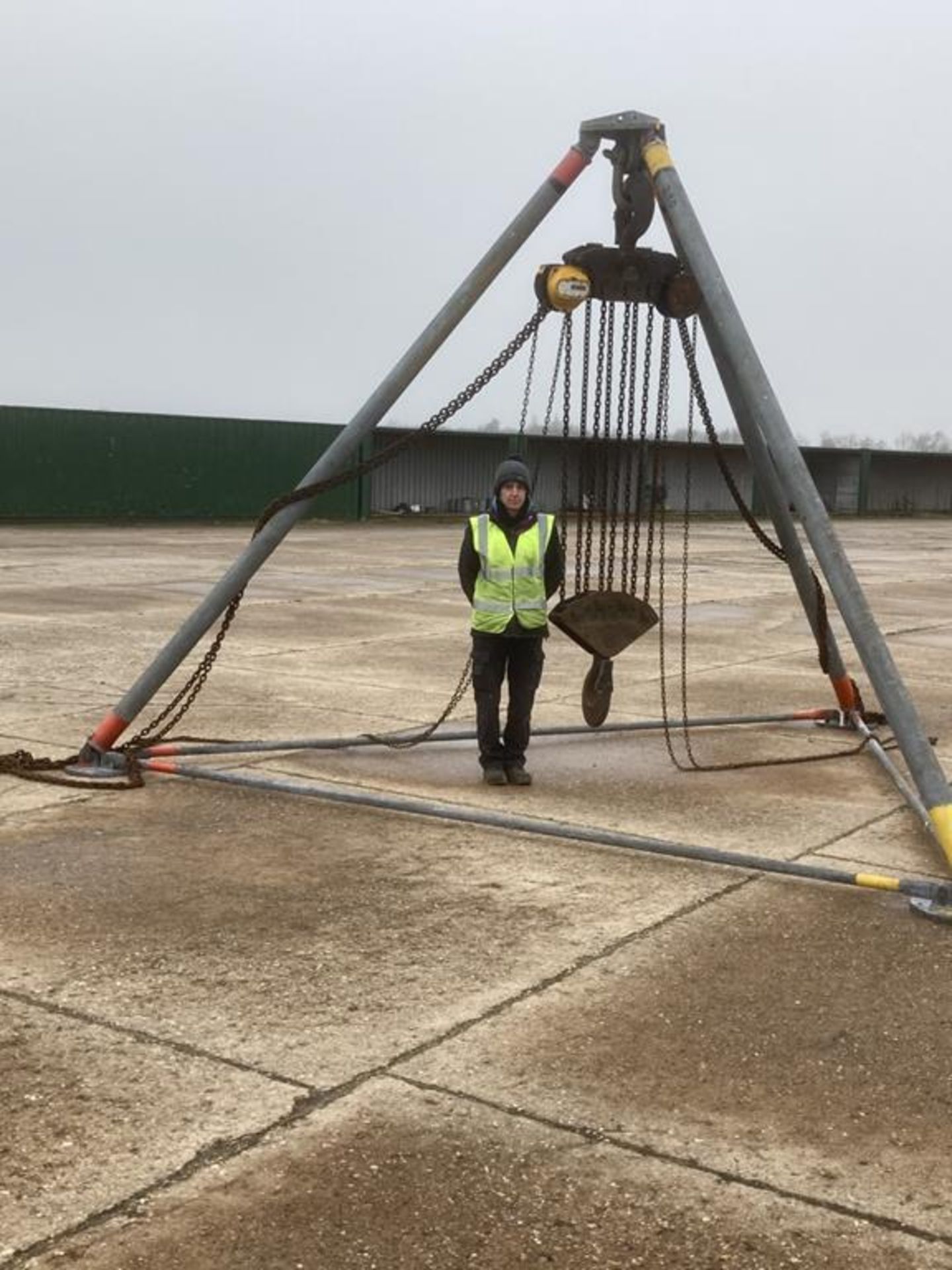 20Ton Chain block with Tripod Unused - Image 2 of 4