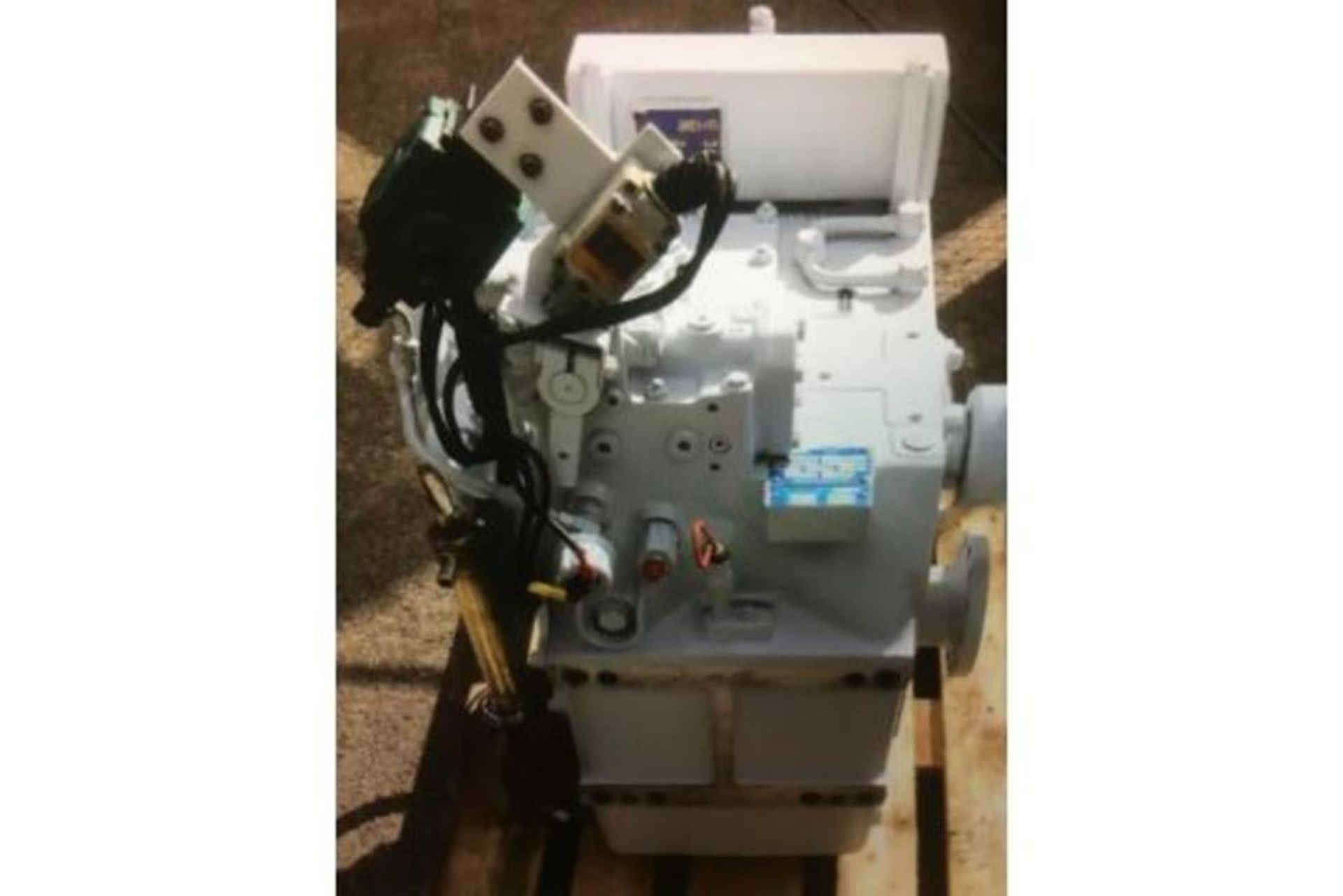 Marine Gearbox: ZF BW195 ratio 2.03:1 Ex Standby - Image 3 of 6
