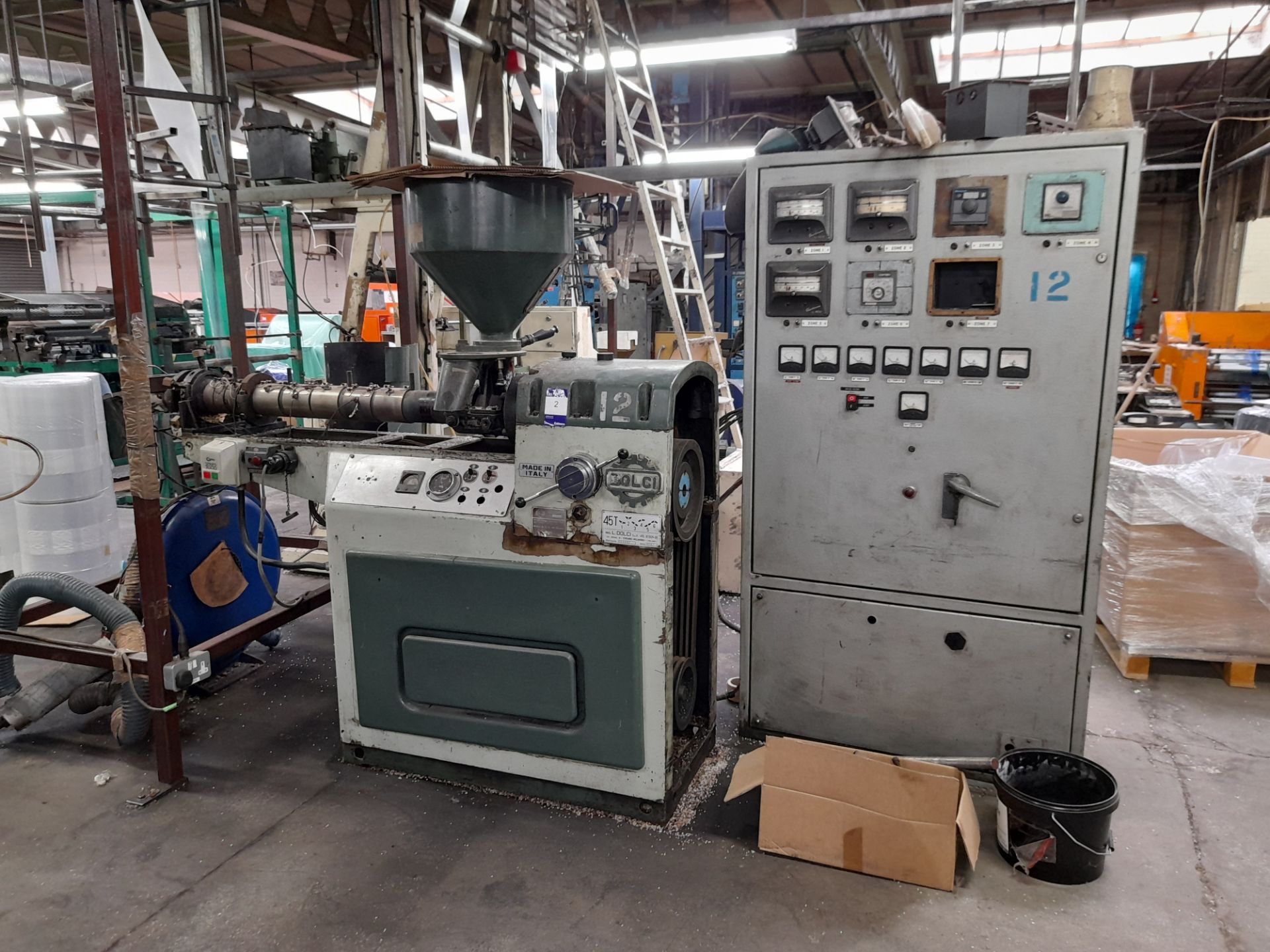Dolci plastic extruder, with vertical film blower,