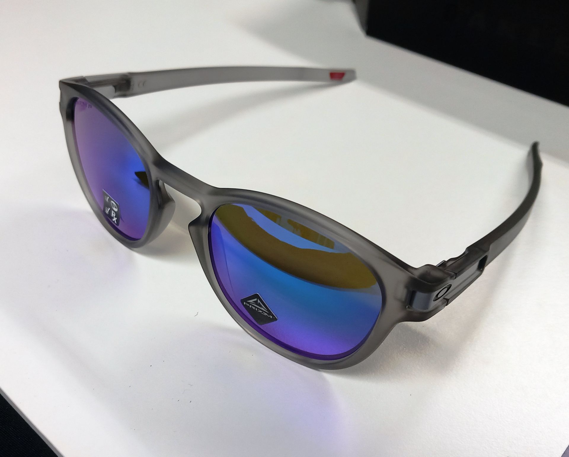 Oakley Latch Matte Grey Ink Frame with Prizm Sapph - Image 2 of 4