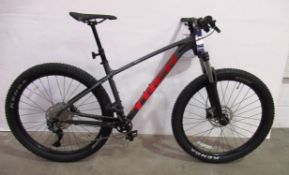 Trek Roscoe 6 mountain bicycle size M/L